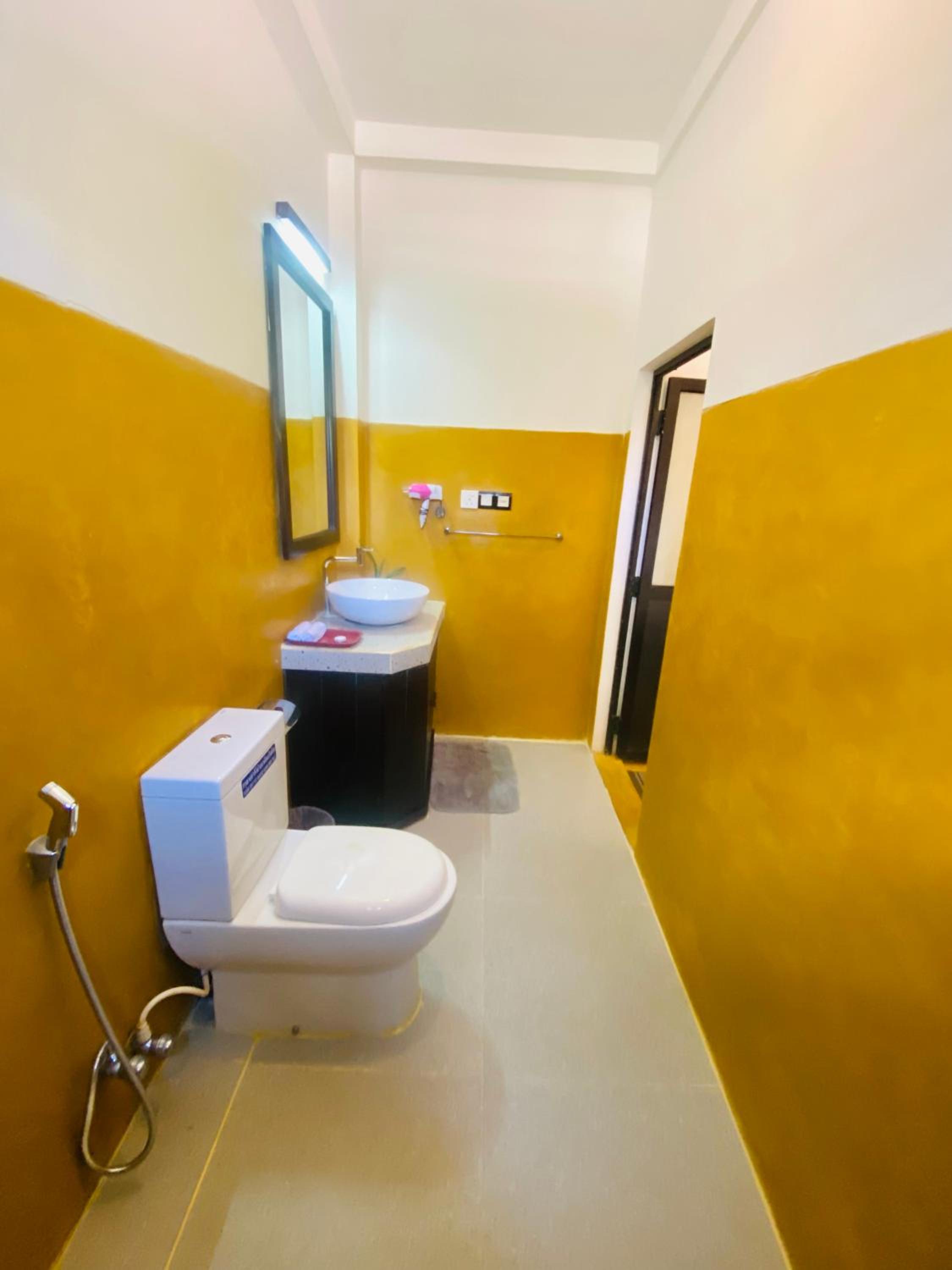 Deluxe Double Room with Side Sea View photo 2