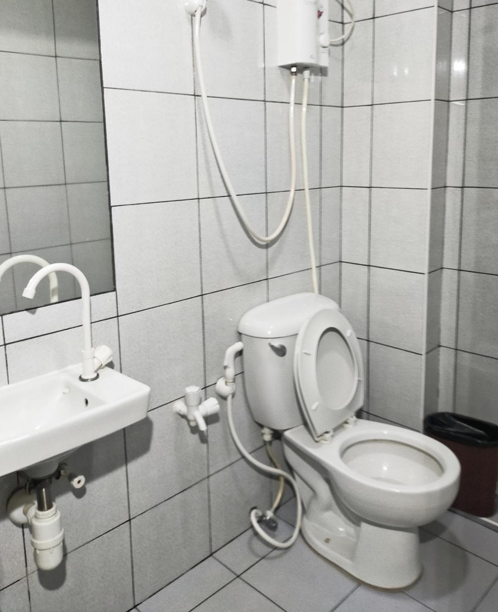 Standard Twin Room - Photo 5