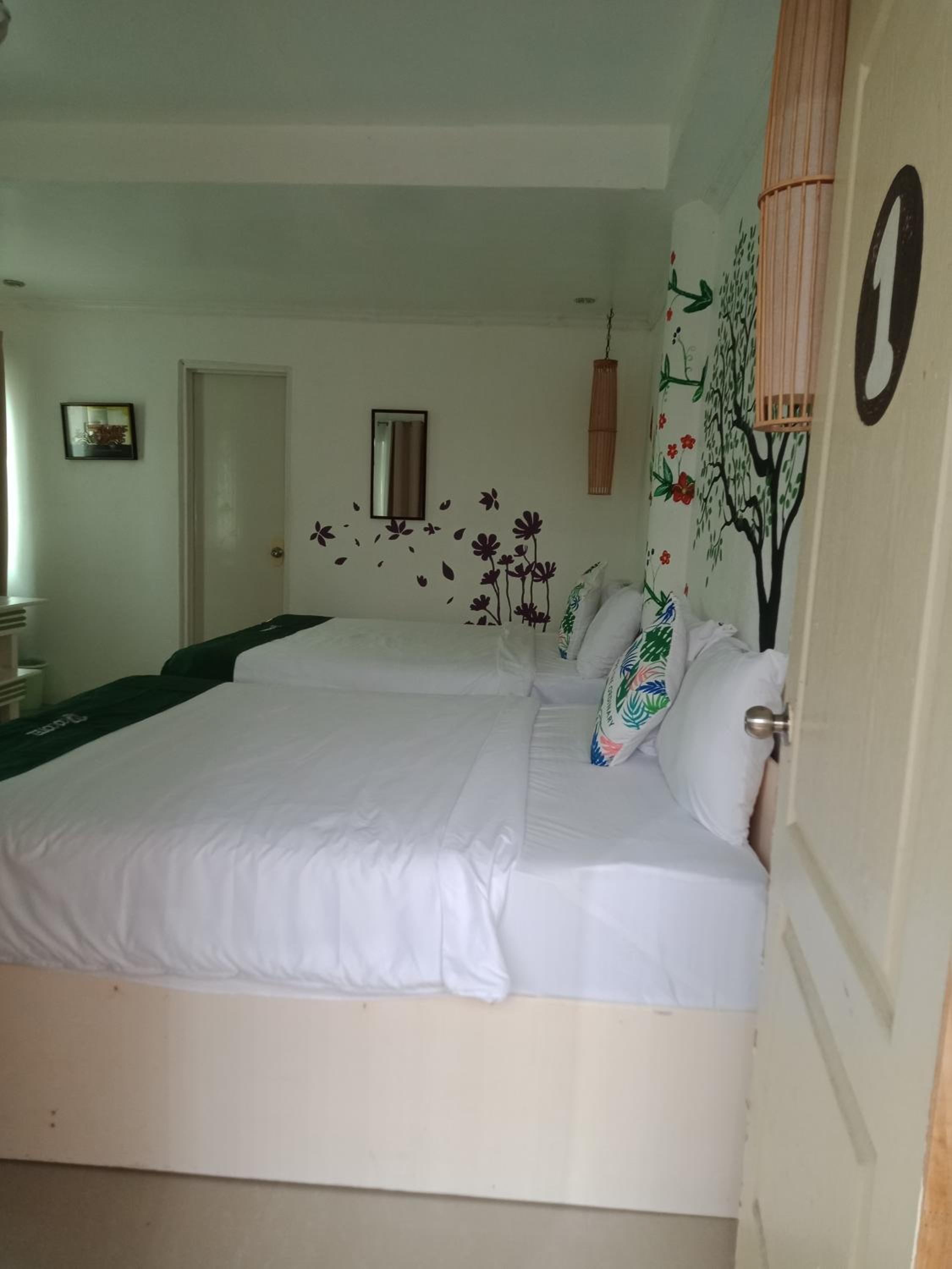 Deluxe Quadruple Room - Photo 6