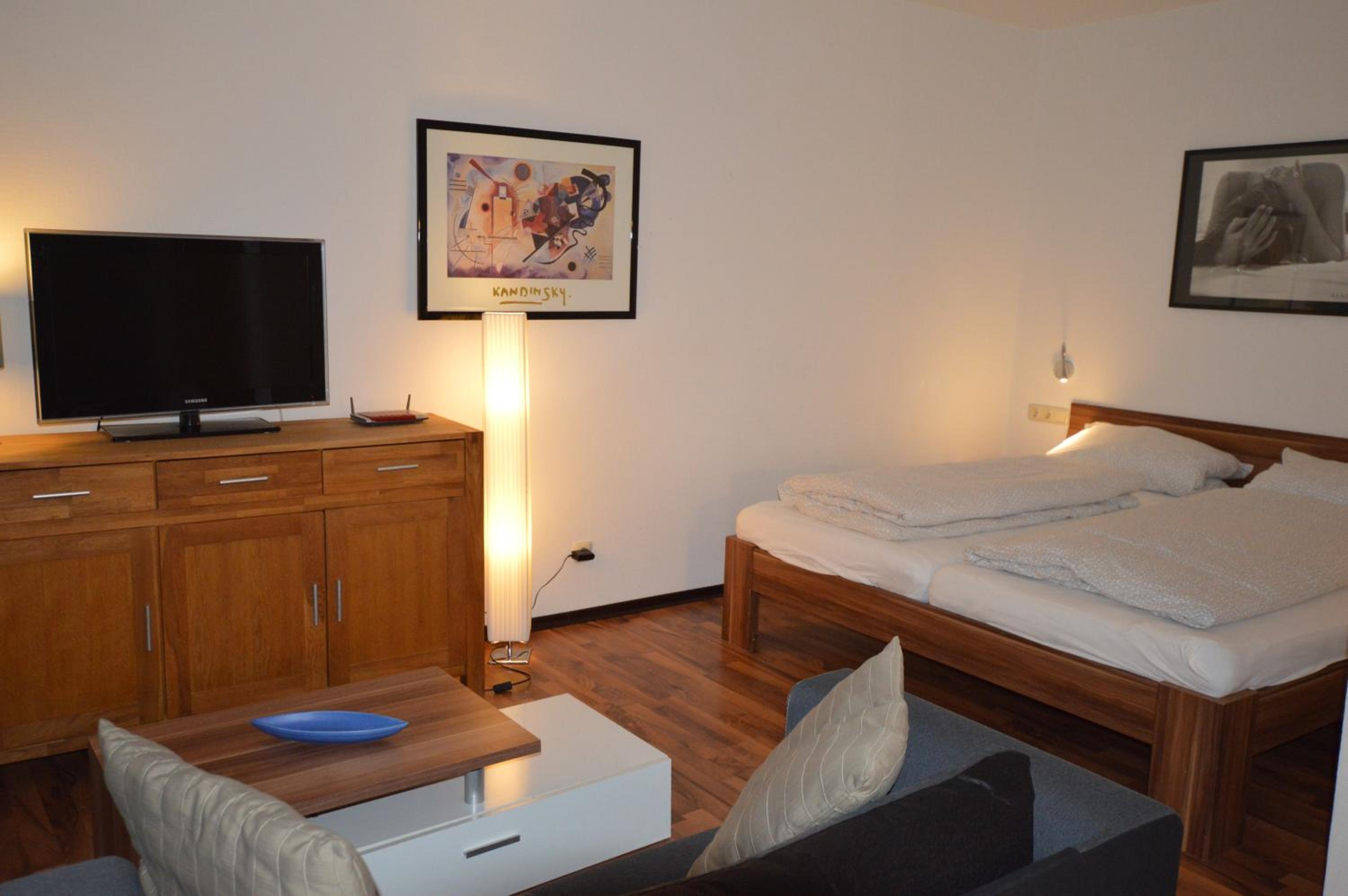 One-Bedroom Apartment photo 1