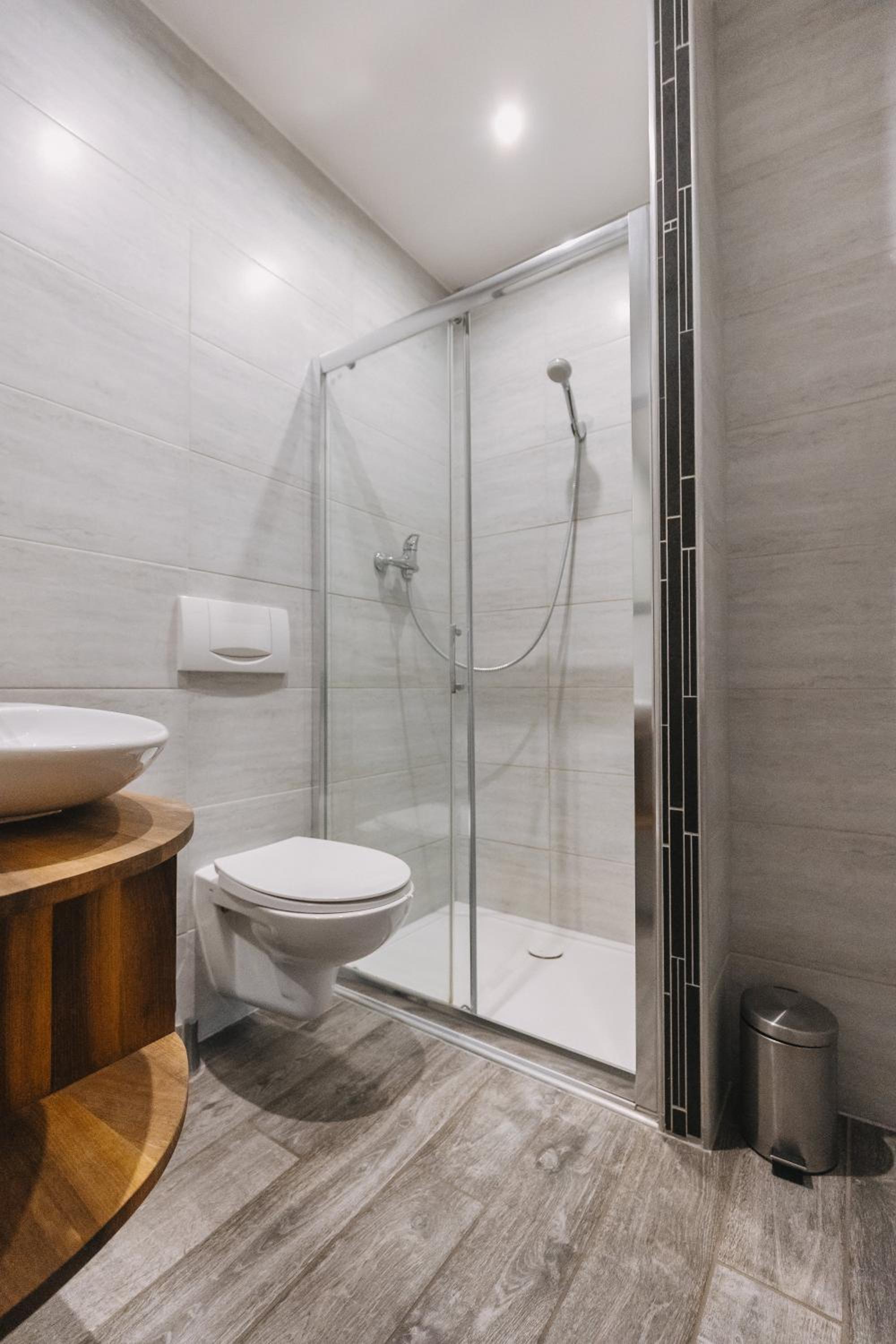 Double Room - Photo 10