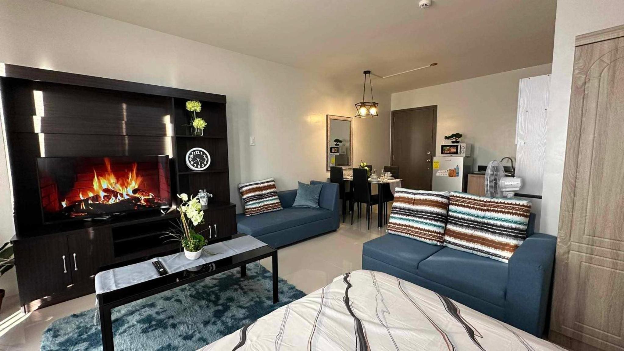 One-Bedroom Apartment photo 1