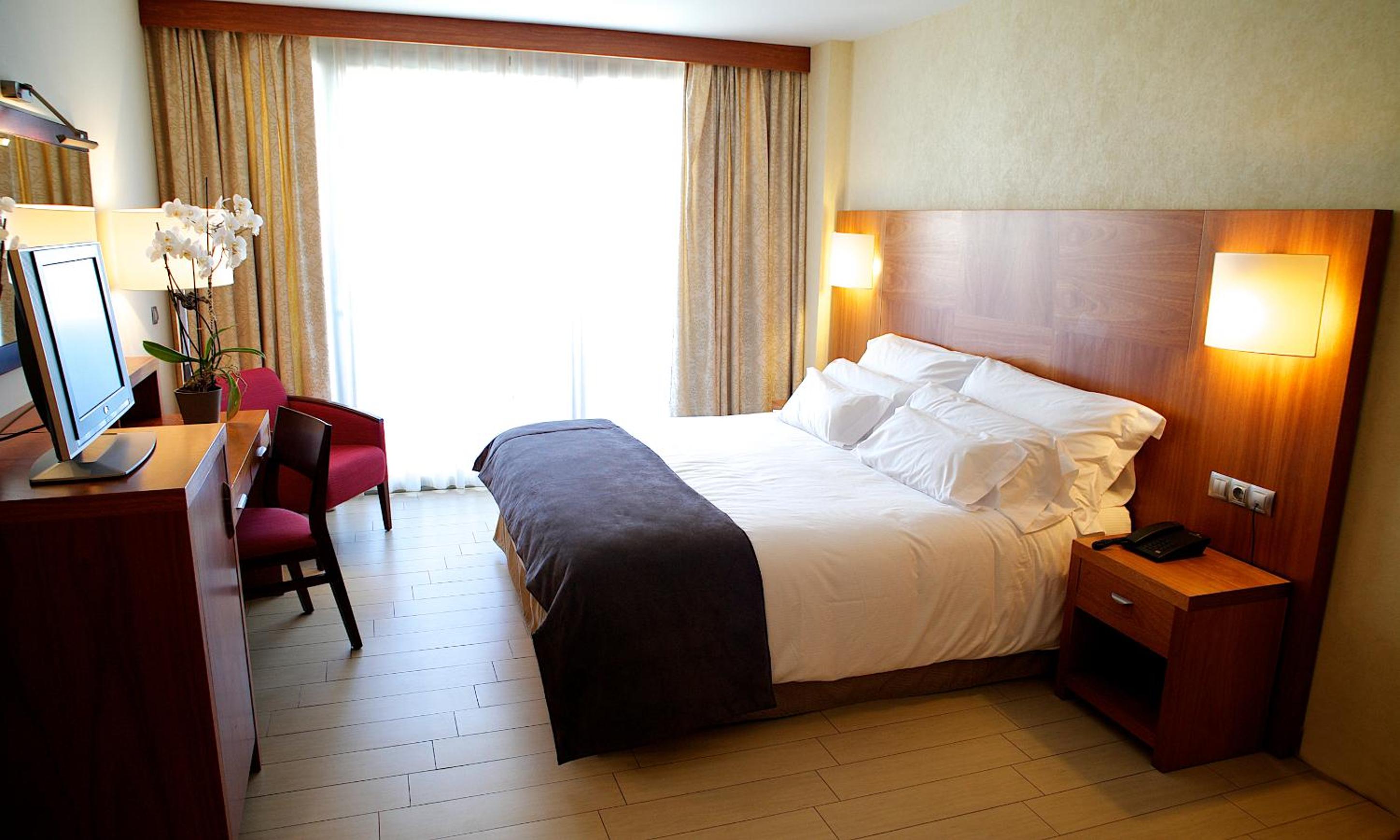 Triple Room (2 Adults + 1 Child) - Photo 1