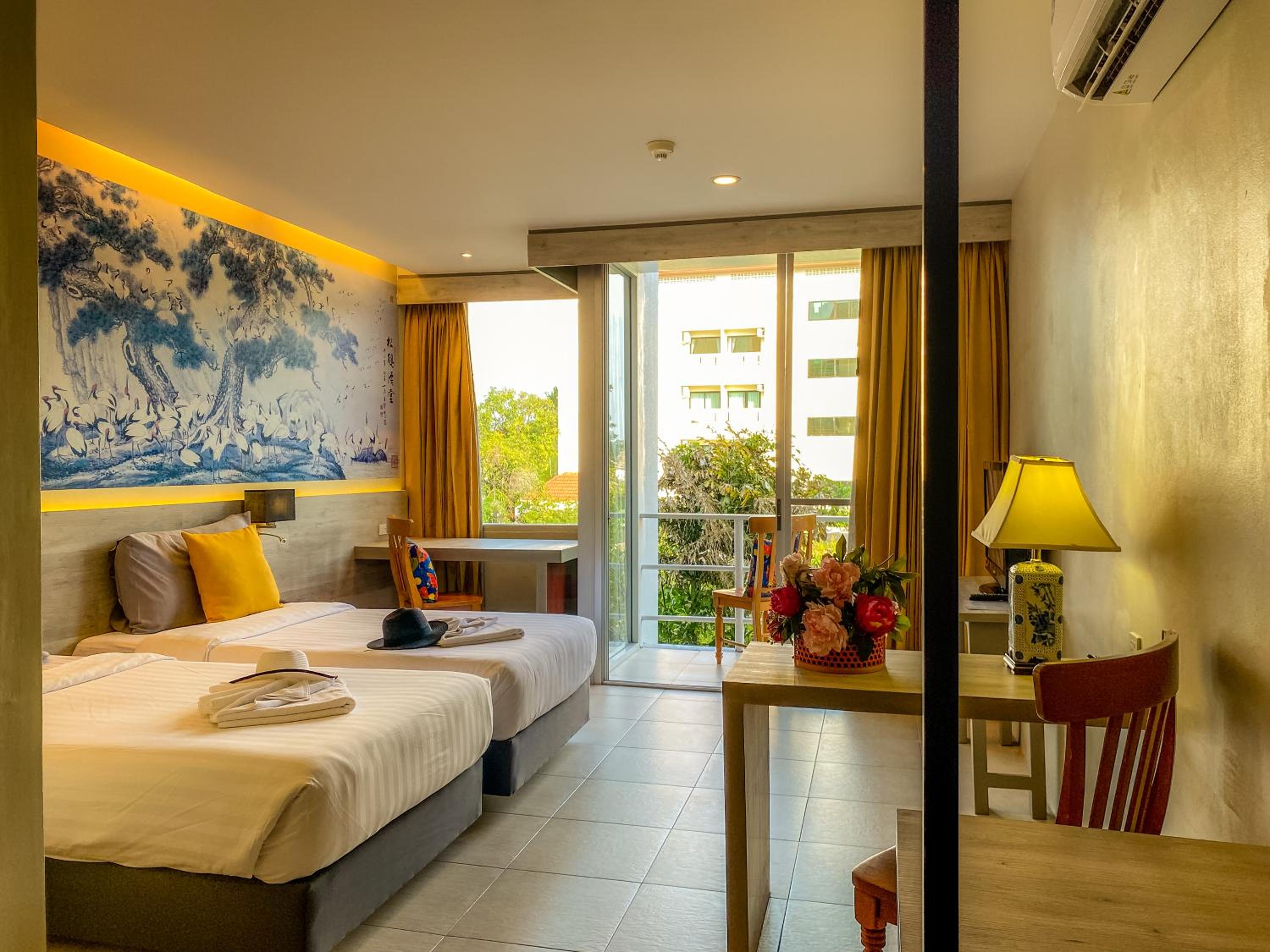Double or Twin Room with Balcony - Photo 8