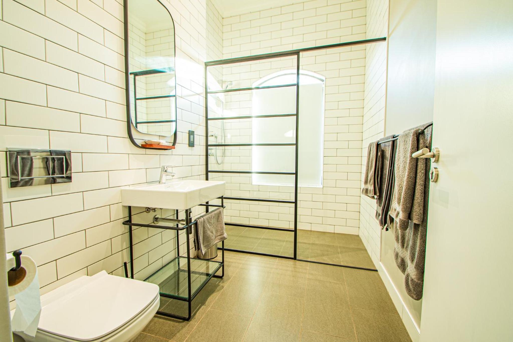 Superior Suite - Photo 23