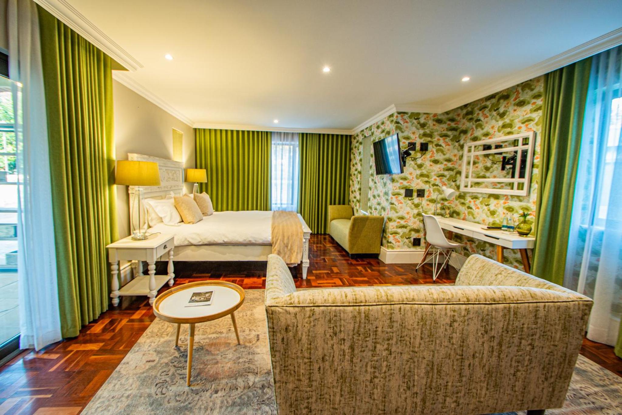 Superior Suite - Photo 3