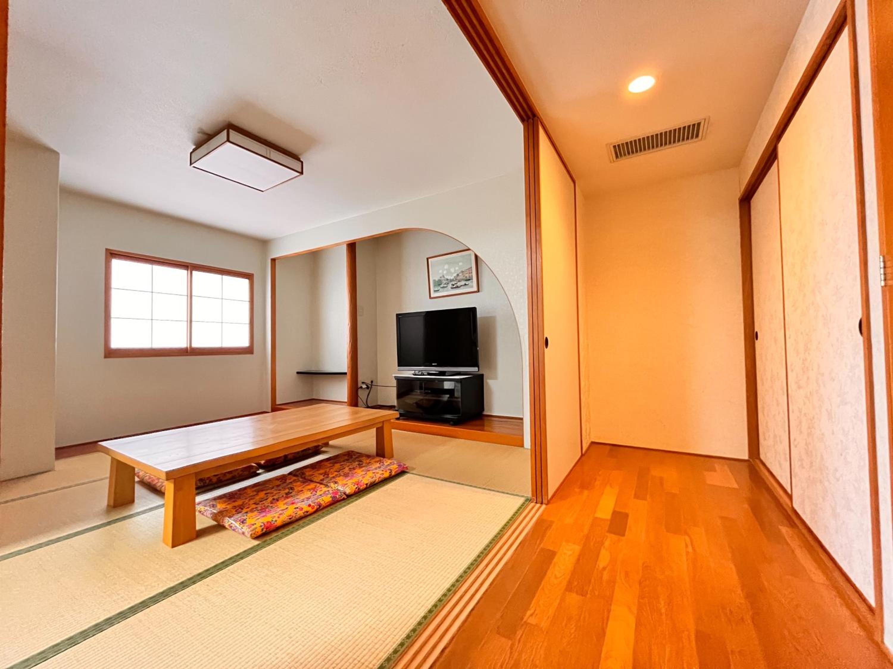 Family Room with Tatami Area - Non-Smoking