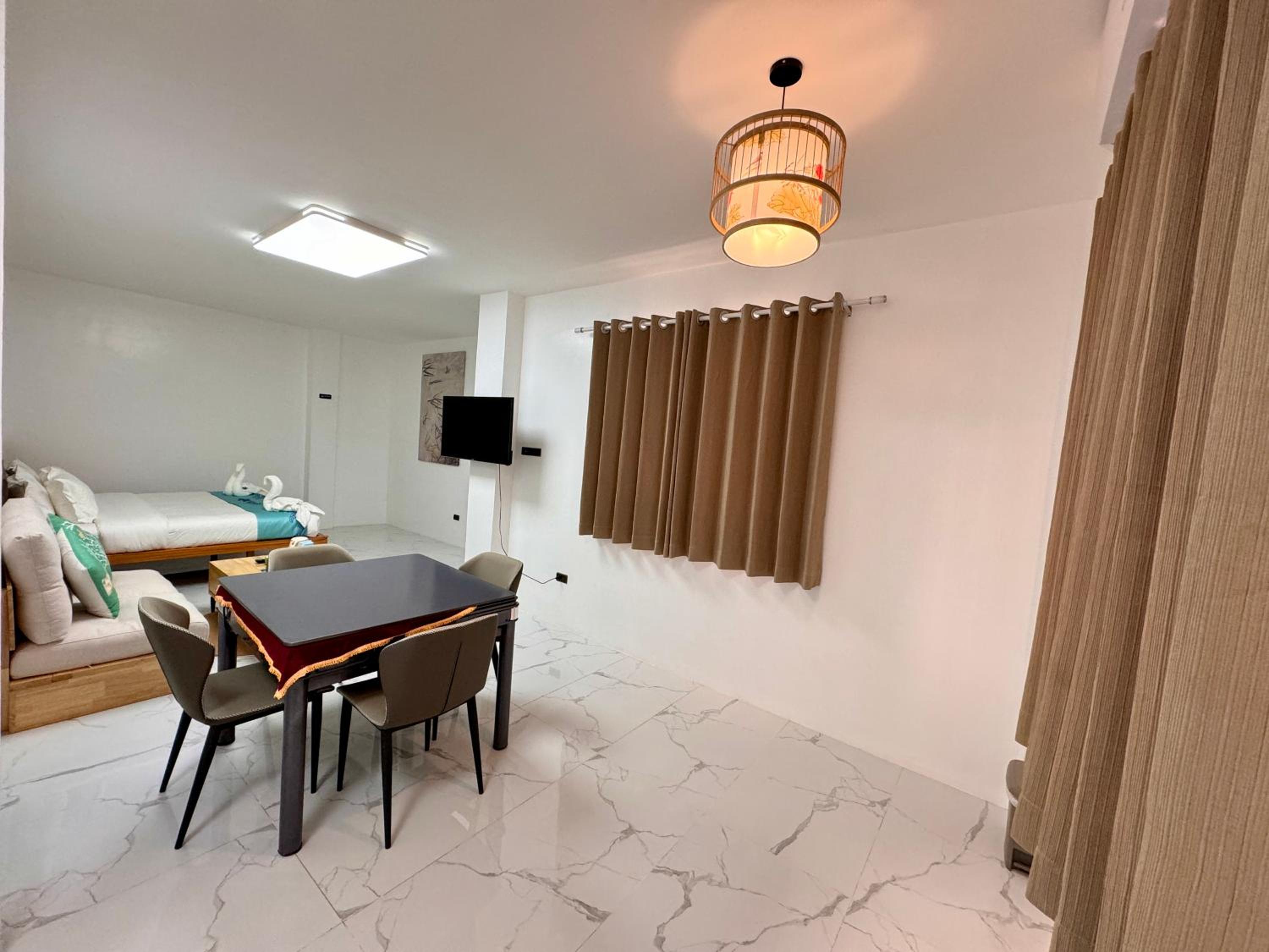 Suite - Photo 4