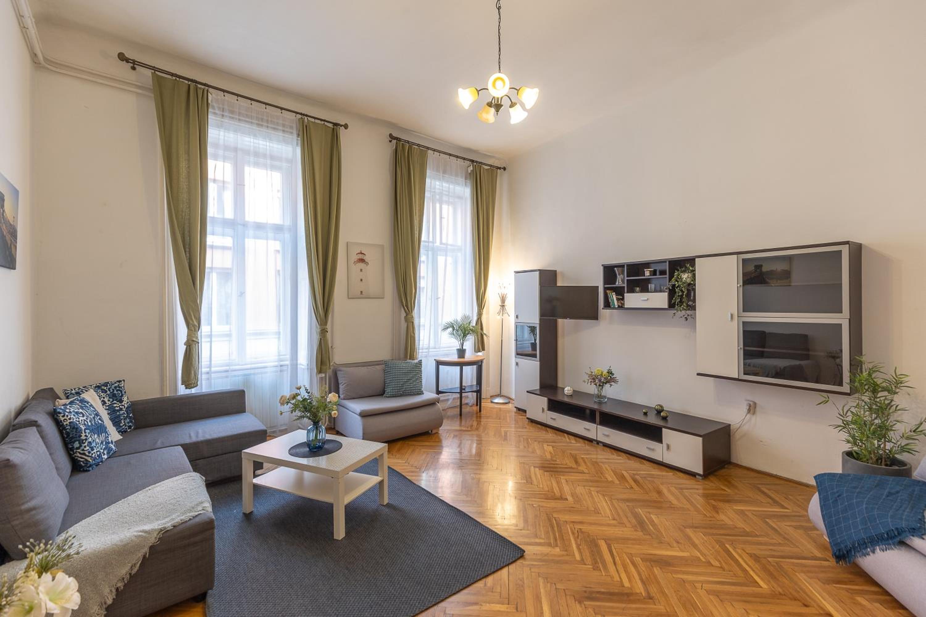 One-Bedroom Apartment