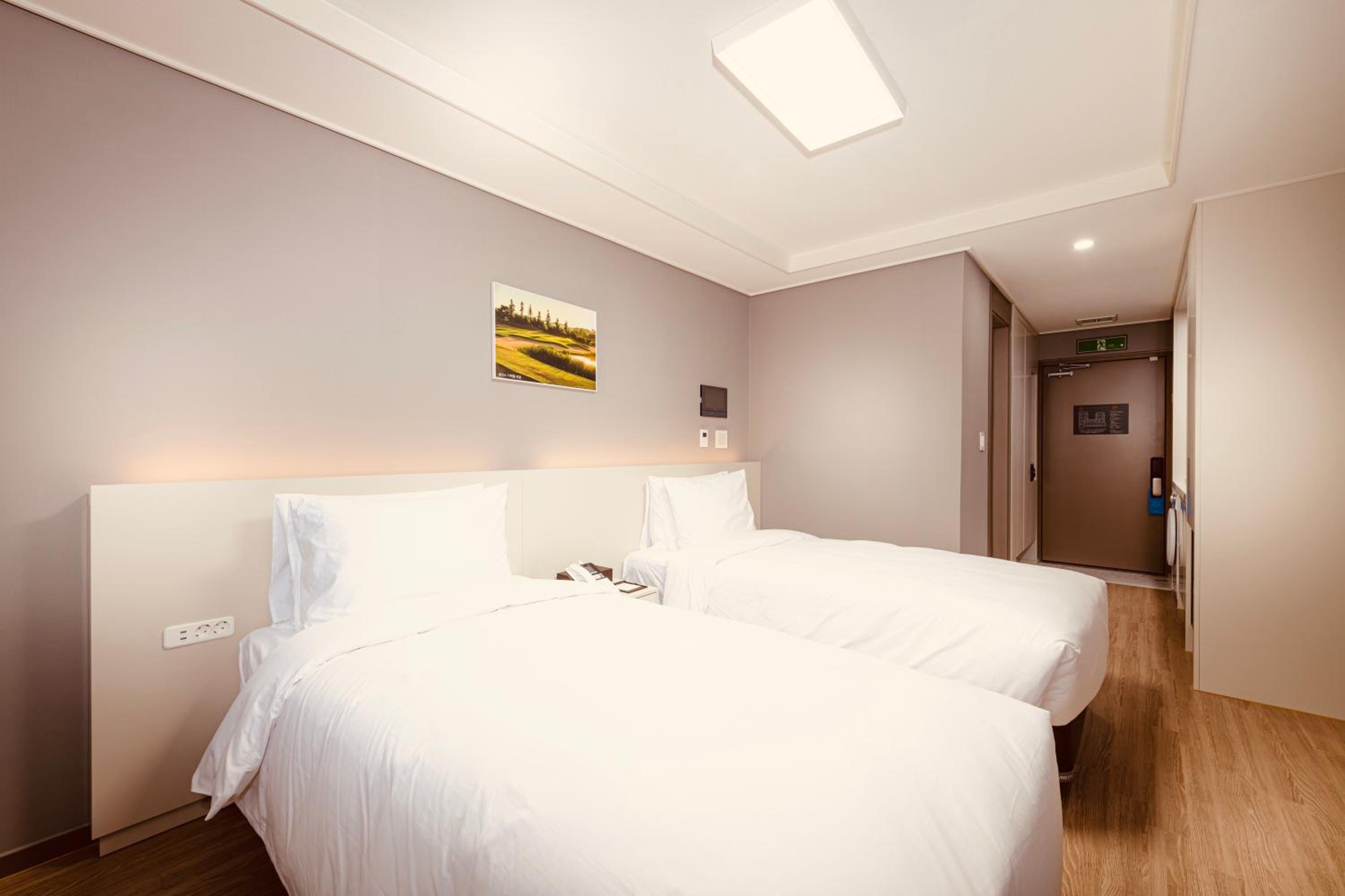 Deluxe Twin Room - Photo 4