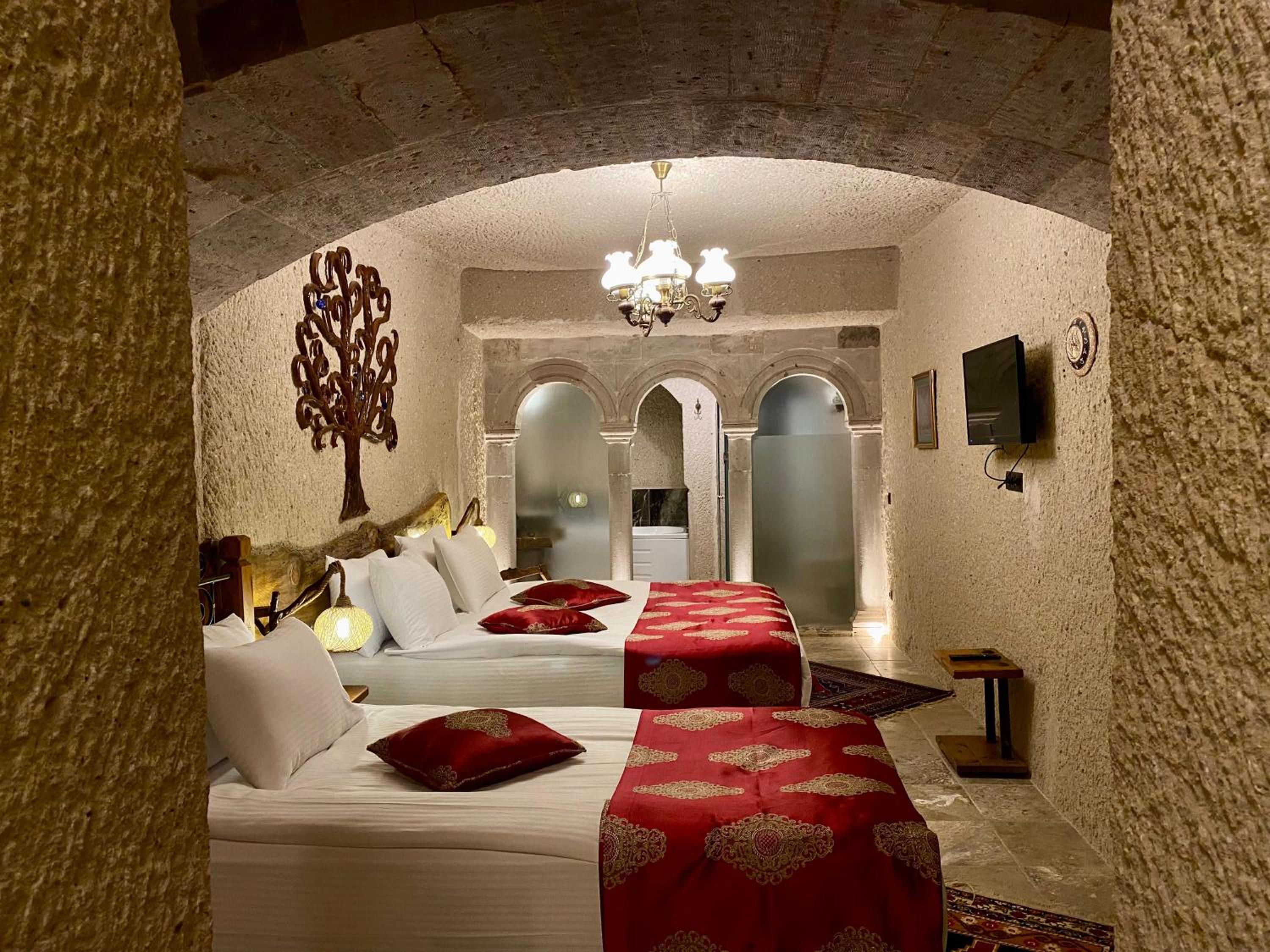 Cave Suite - Photo 6