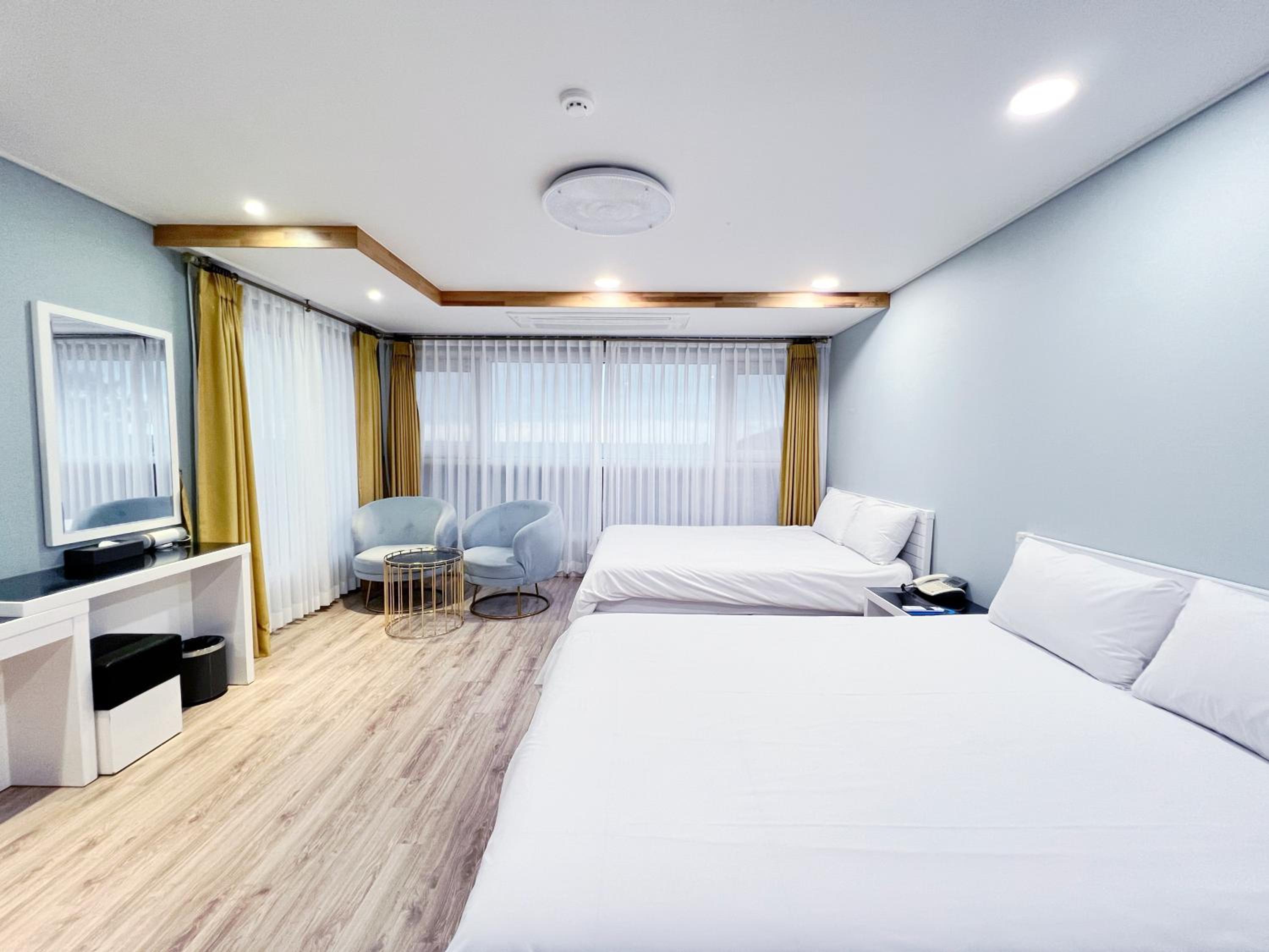 Junior Suite with Sea View photo 3