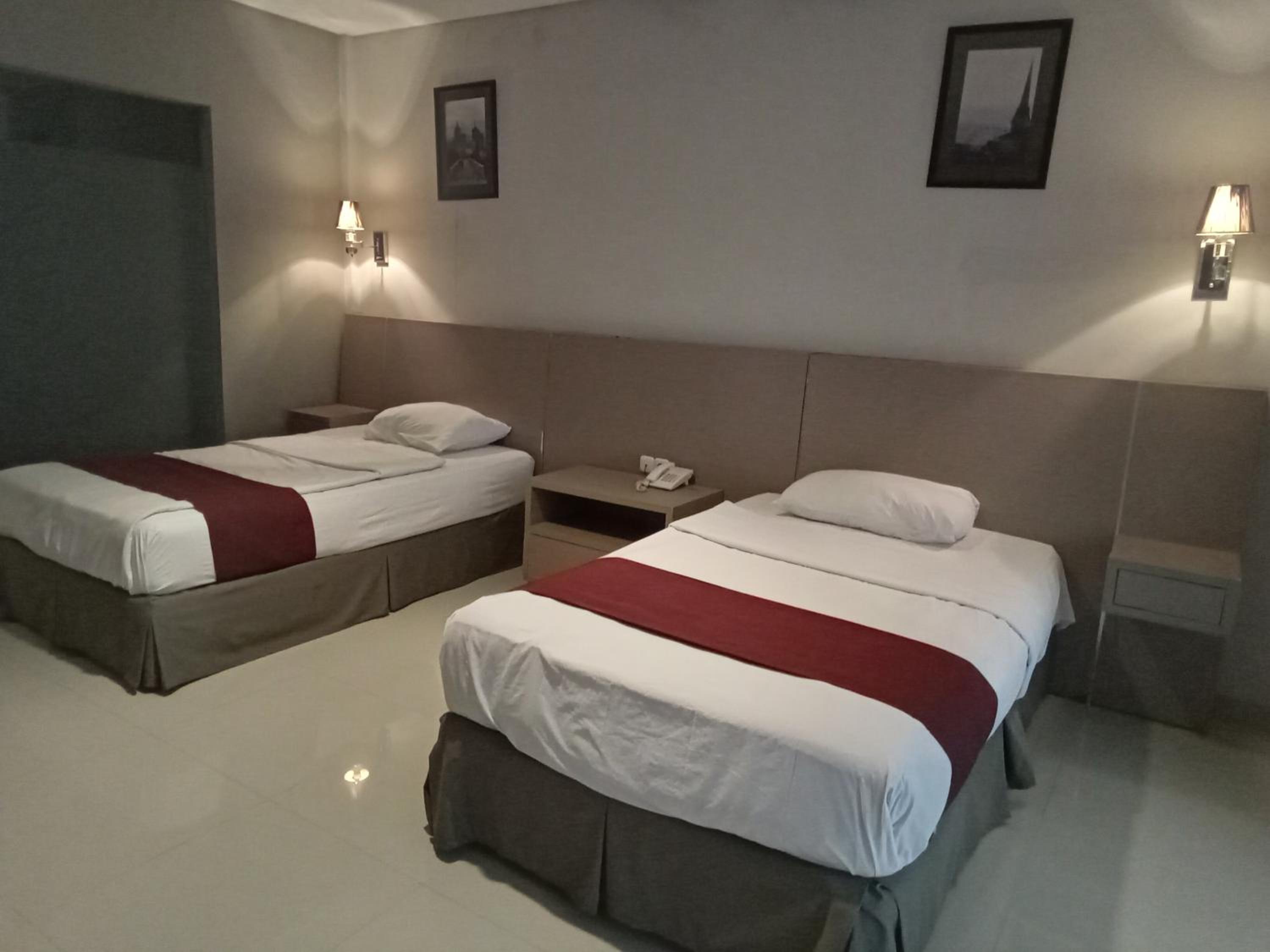Double or Twin Room with Pool View photo 1