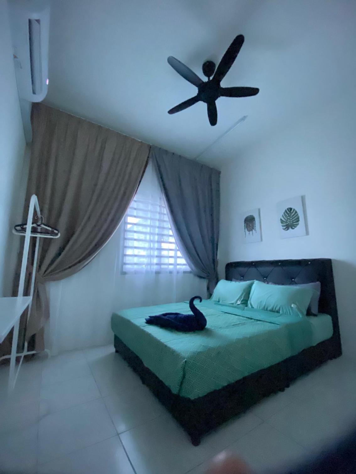 Three-Bedroom House photo 1