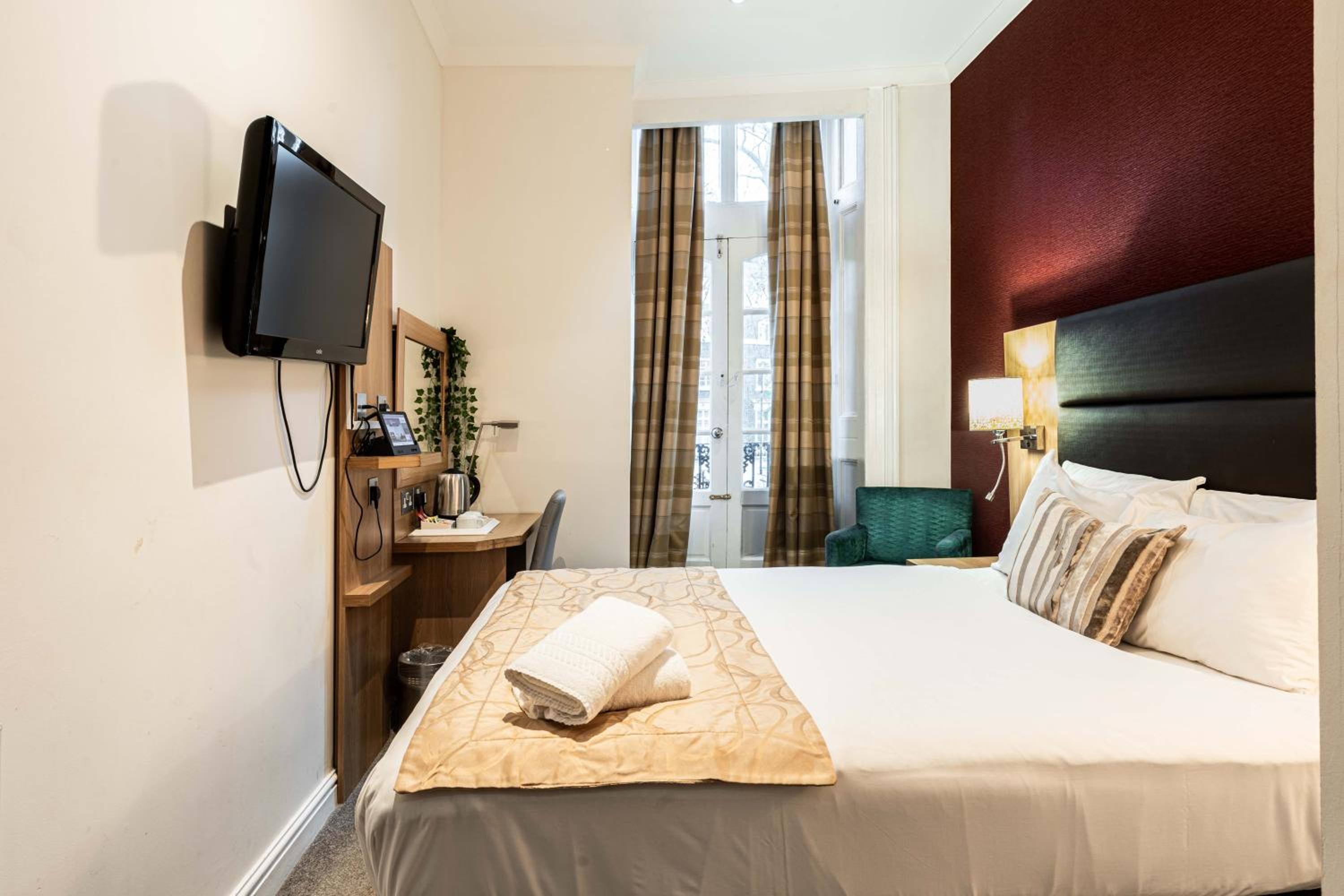 Large Double Room photo 1