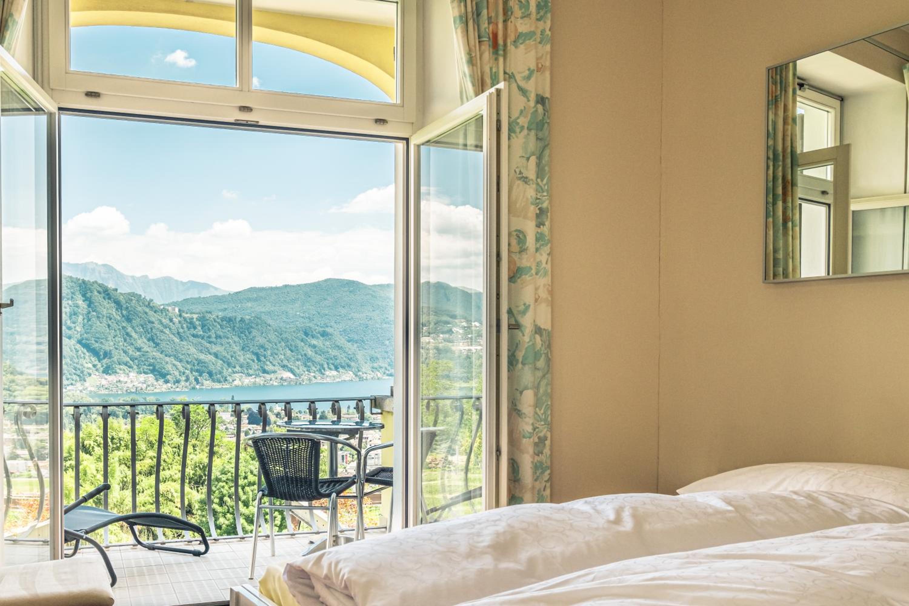 Double Room with Lake View photo 1