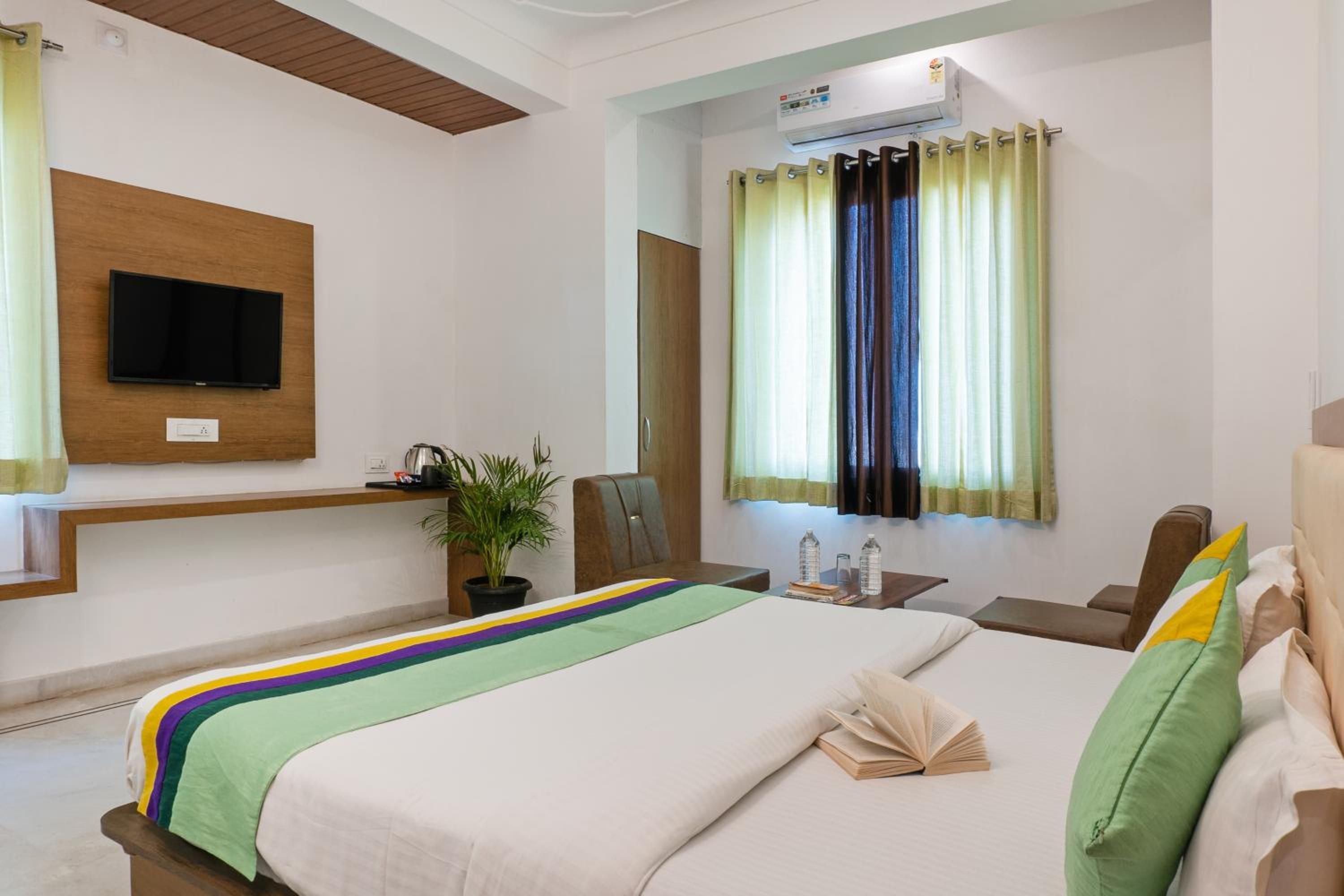 Deluxe Double Room photo 3