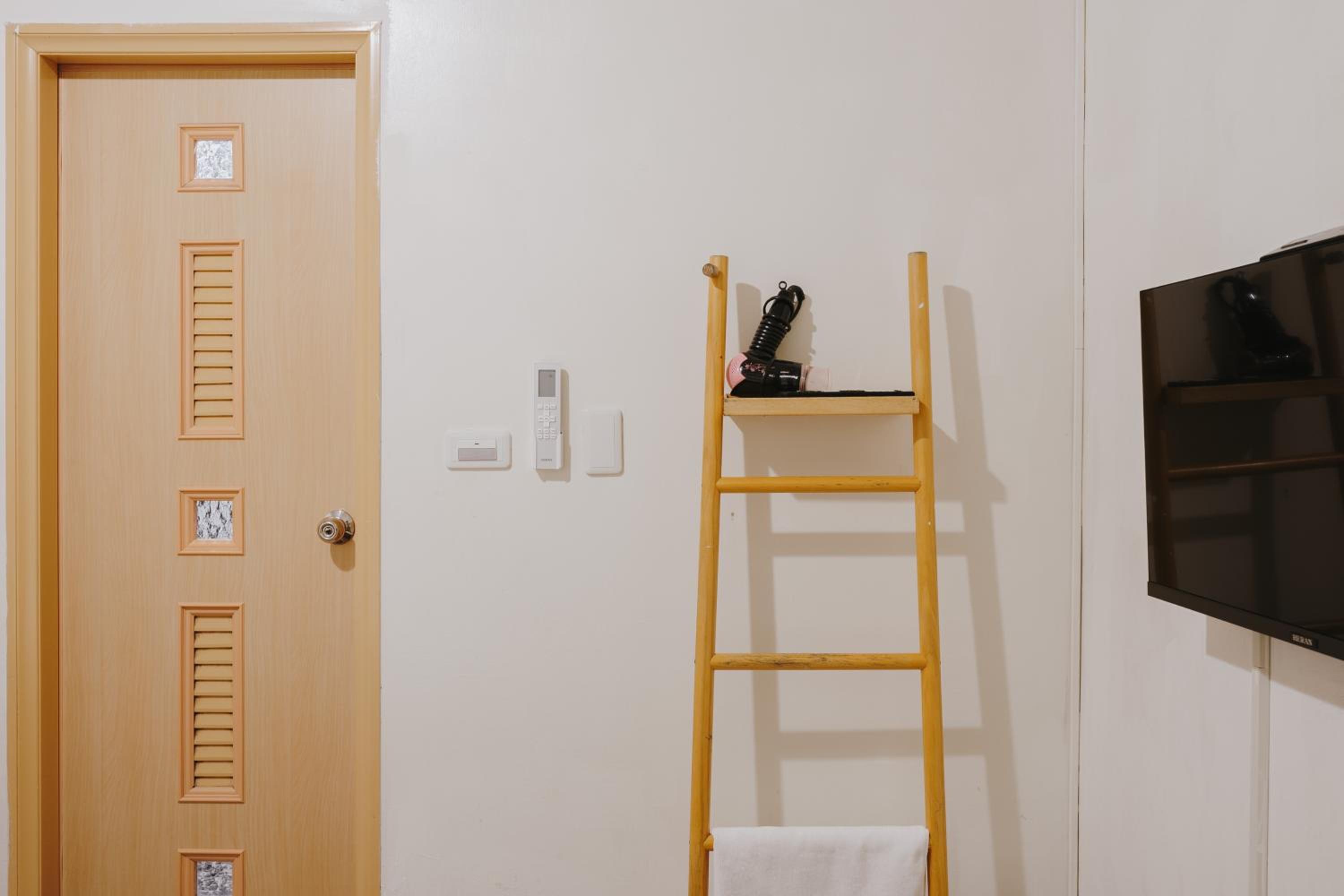 Small Double Room - Photo 3