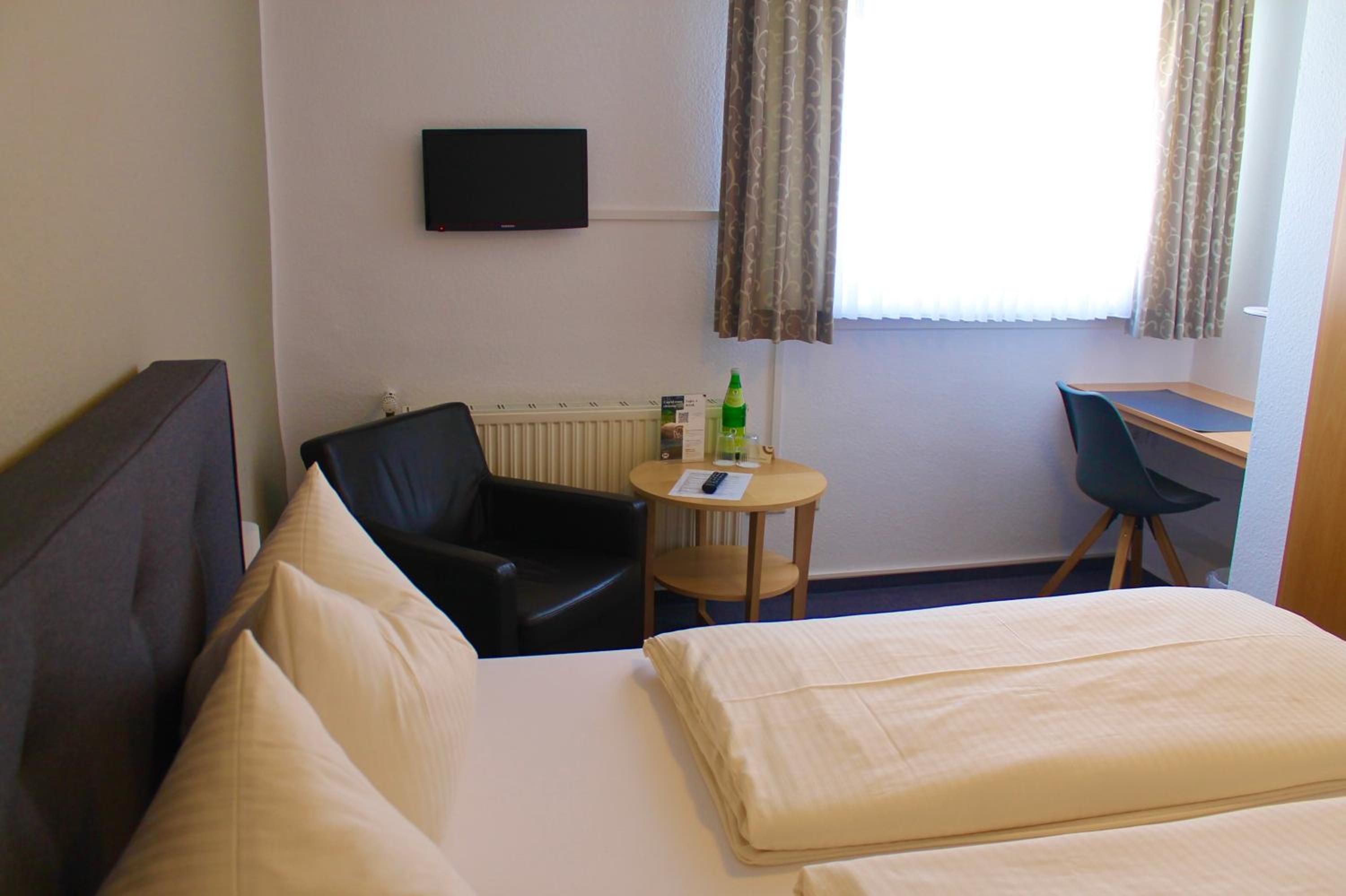 Small Double Room - Photo 2