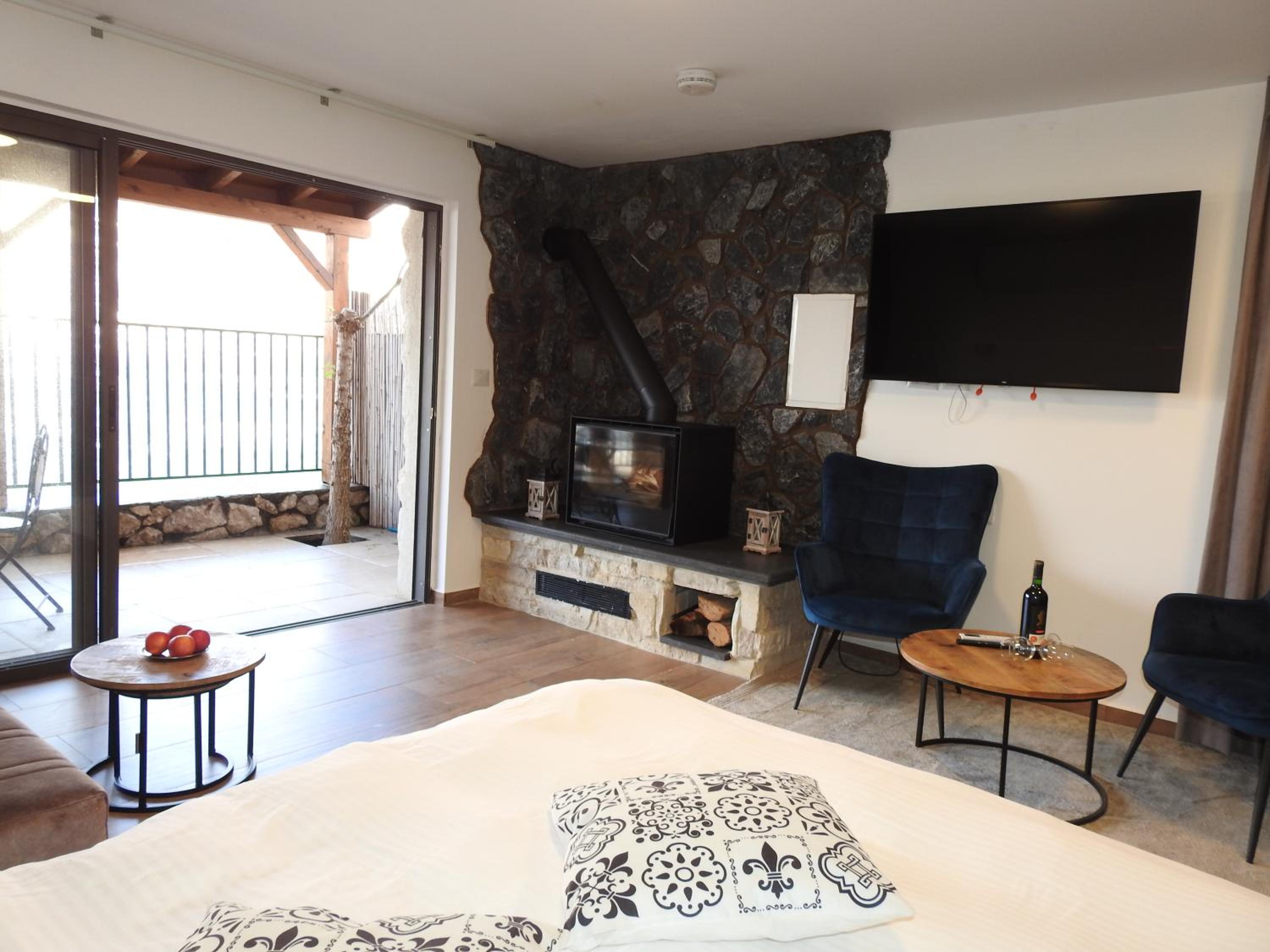Double Room - Photo 37