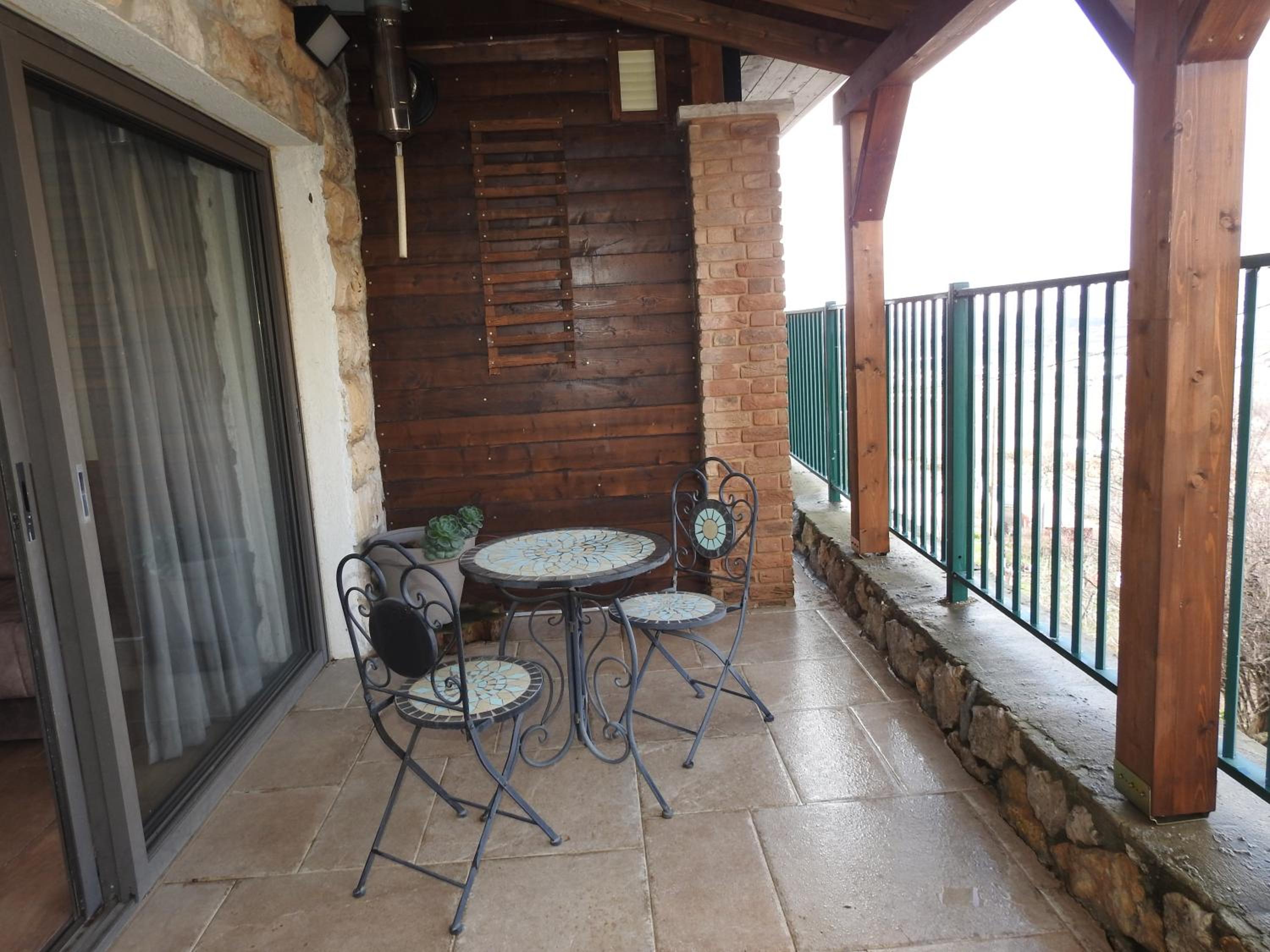 Double Room - Photo 7