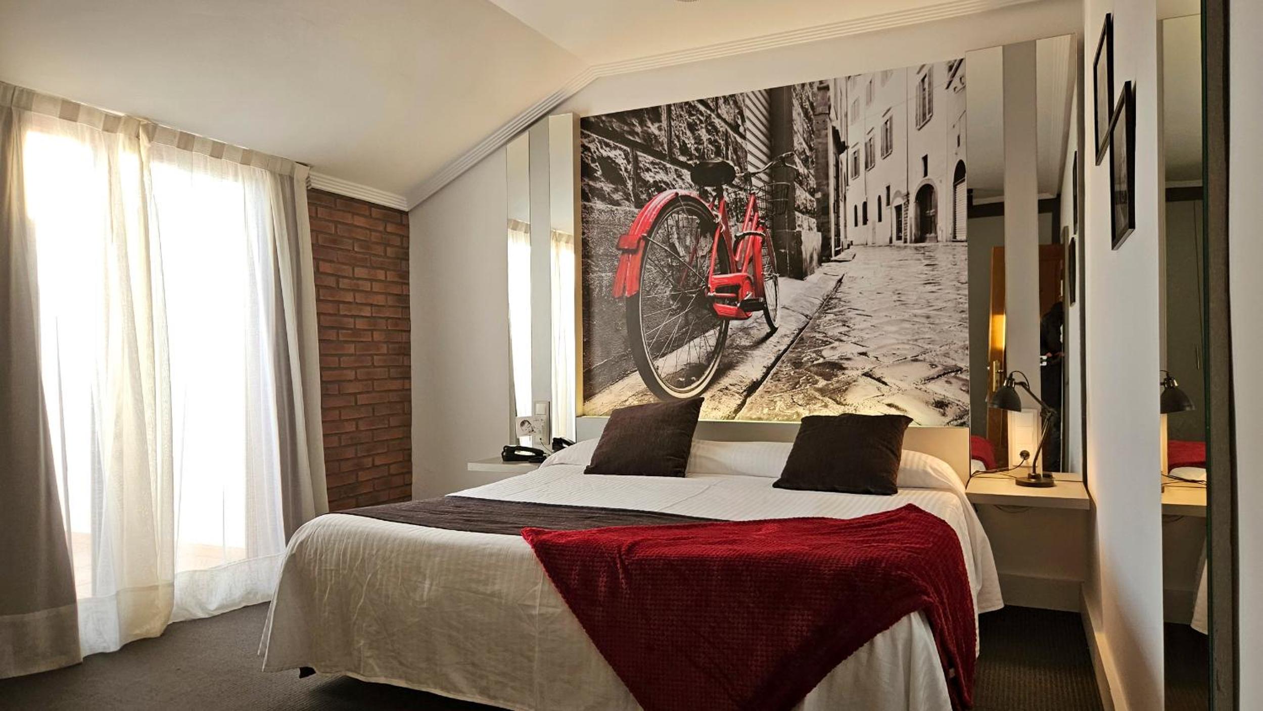 Double or Twin Room with Spa Access photo 2
