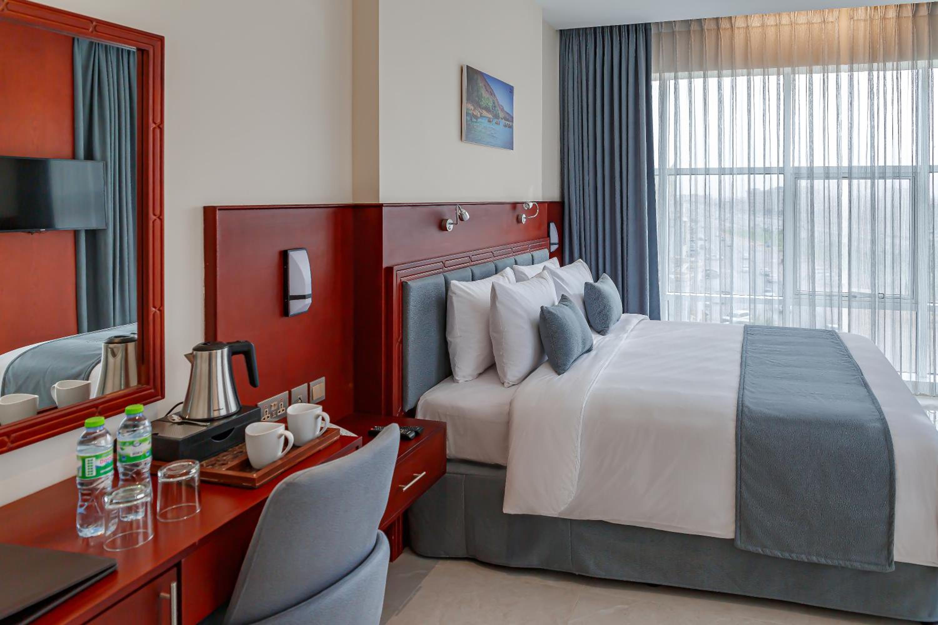 Deluxe Room - Photo 22