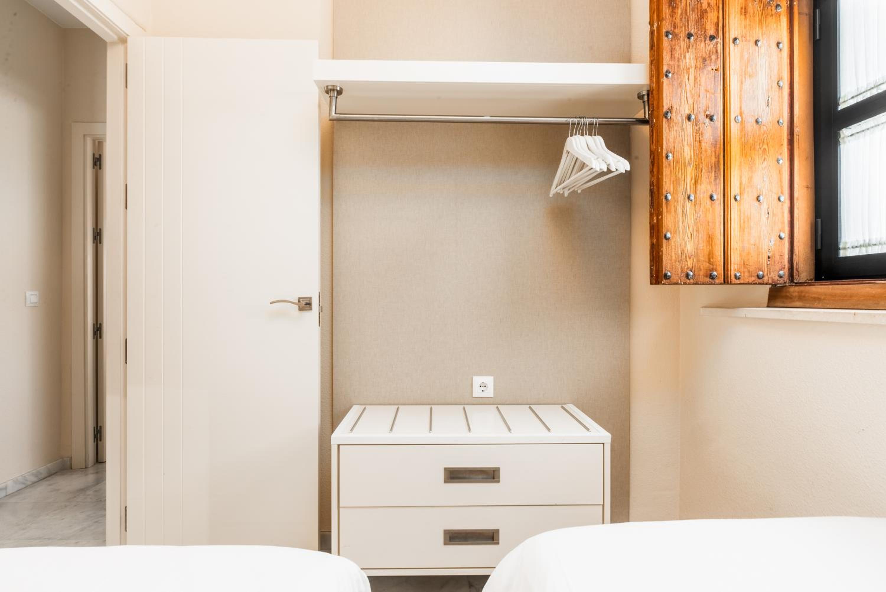 Two-Bedroom Apartment - Photo 8