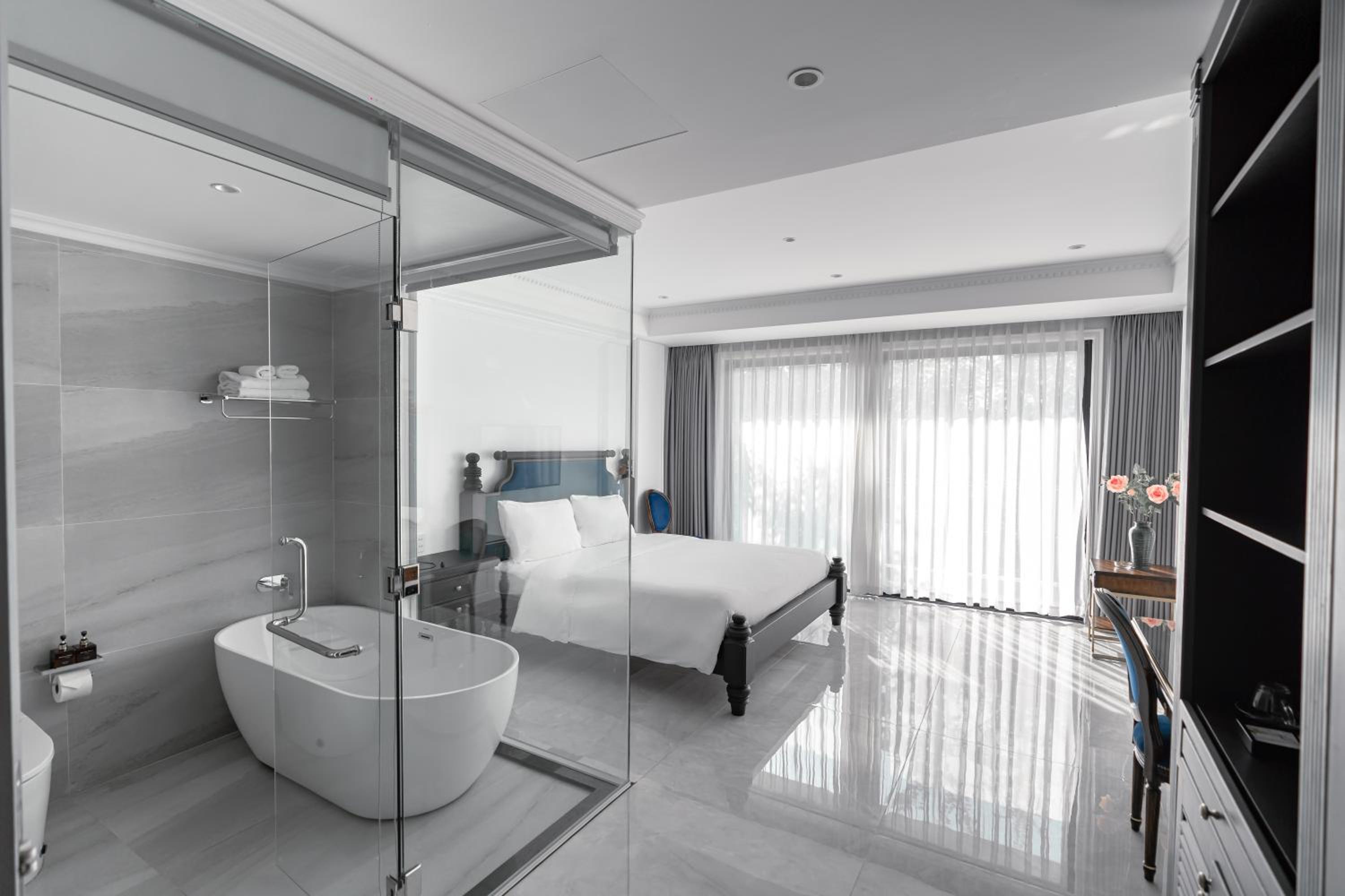 Deluxe Double Room with Bath