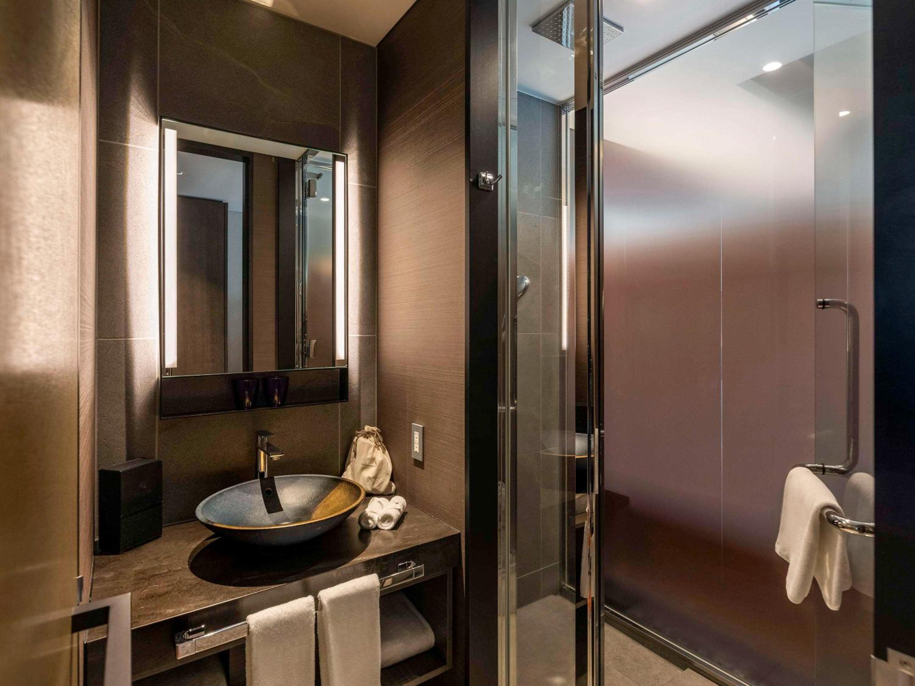 Superior Executive Twin Room with Lounge Access photo 2