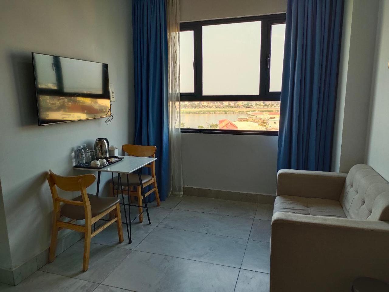 One-Bedroom Apartment - Photo 6