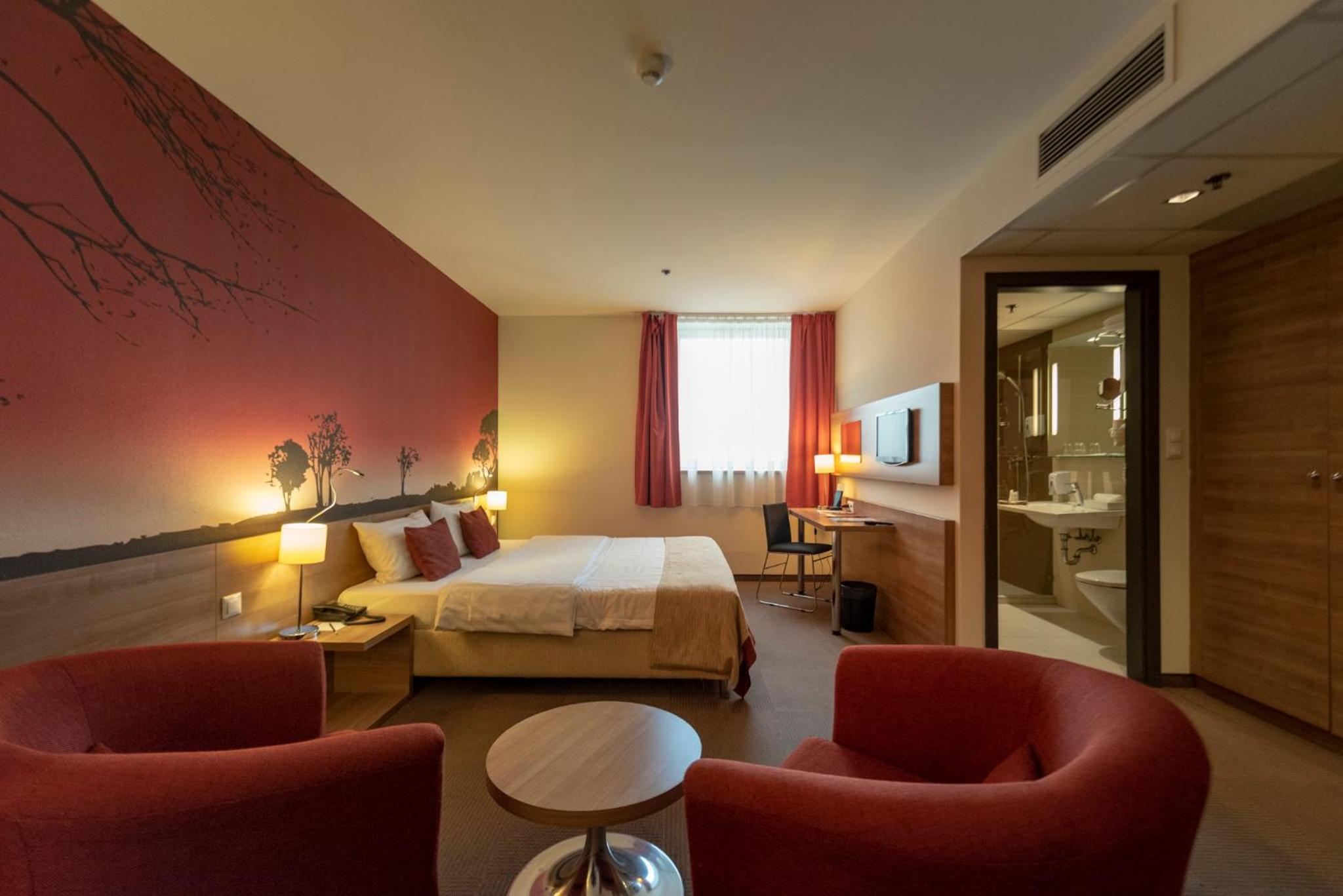 Superior Double or Twin Room with Extra Bed - Photo 2