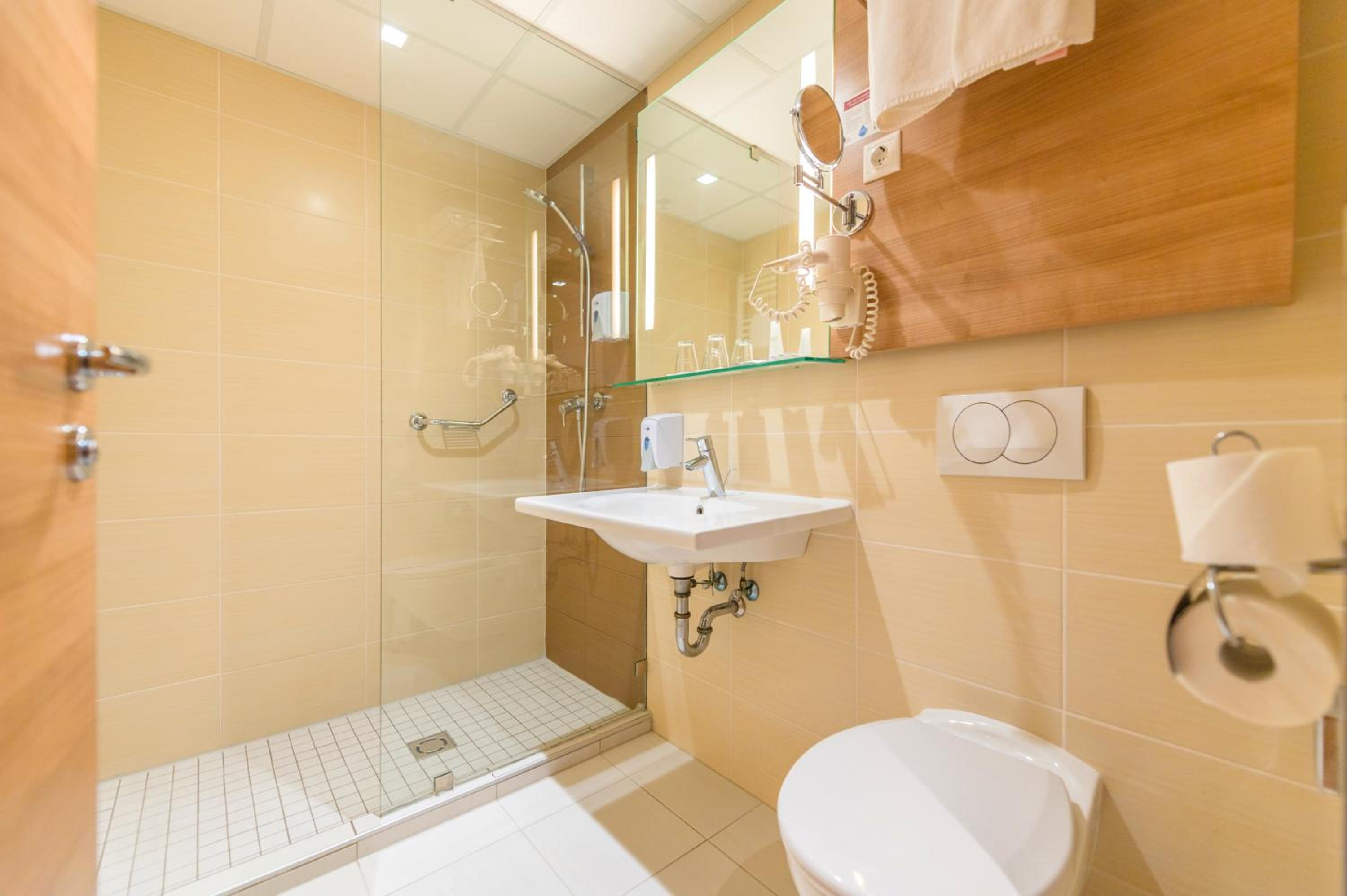 Standard Twin/Double Room - Photo 2