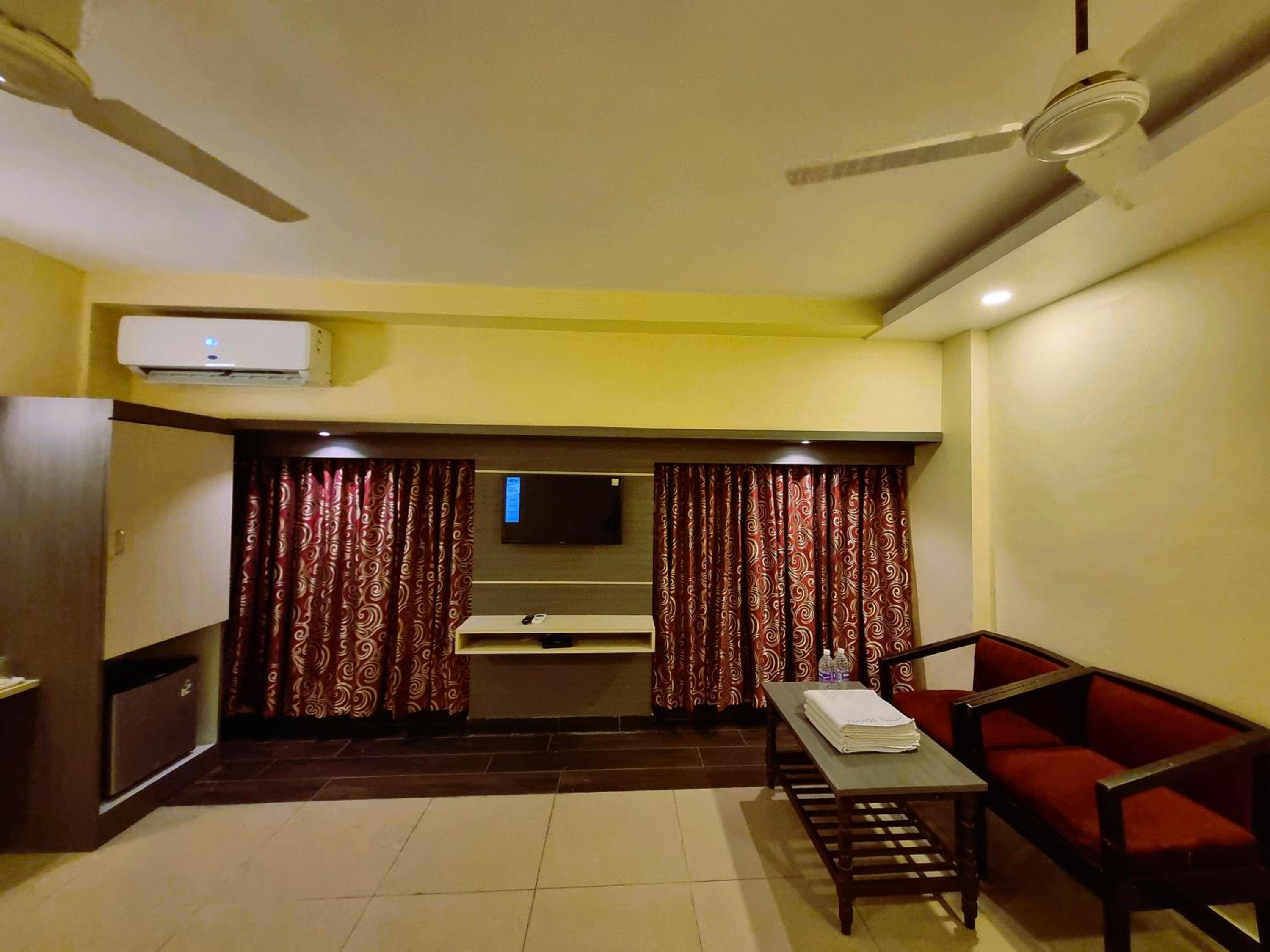 Deluxe Quadruple Room - Photo 2