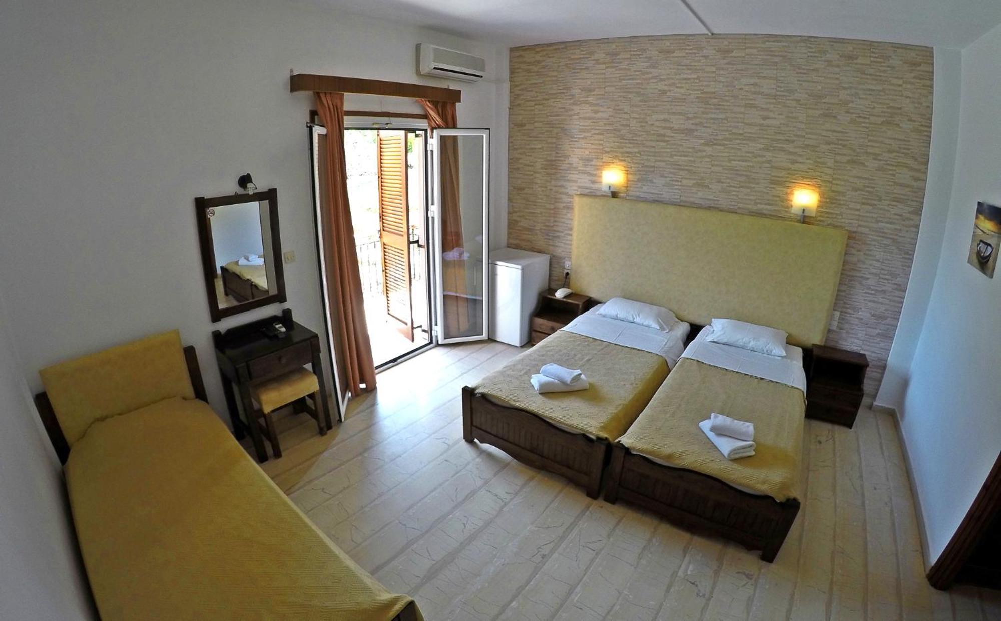 Family Room with Garden View