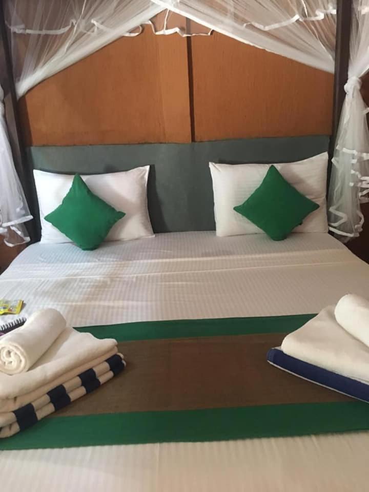 Standard Double Room - Photo 10