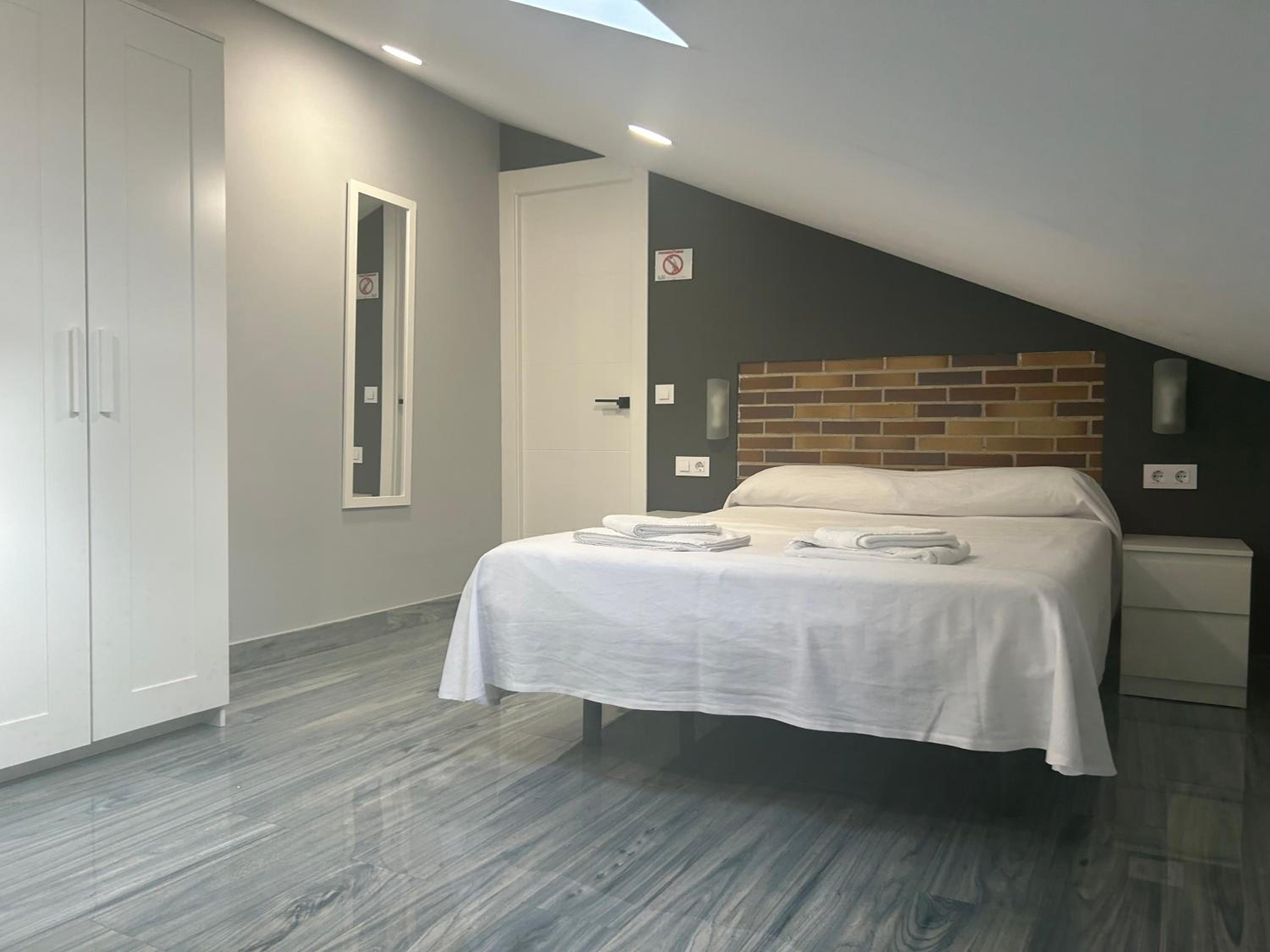 Double Room with Private Bathroom photo 3