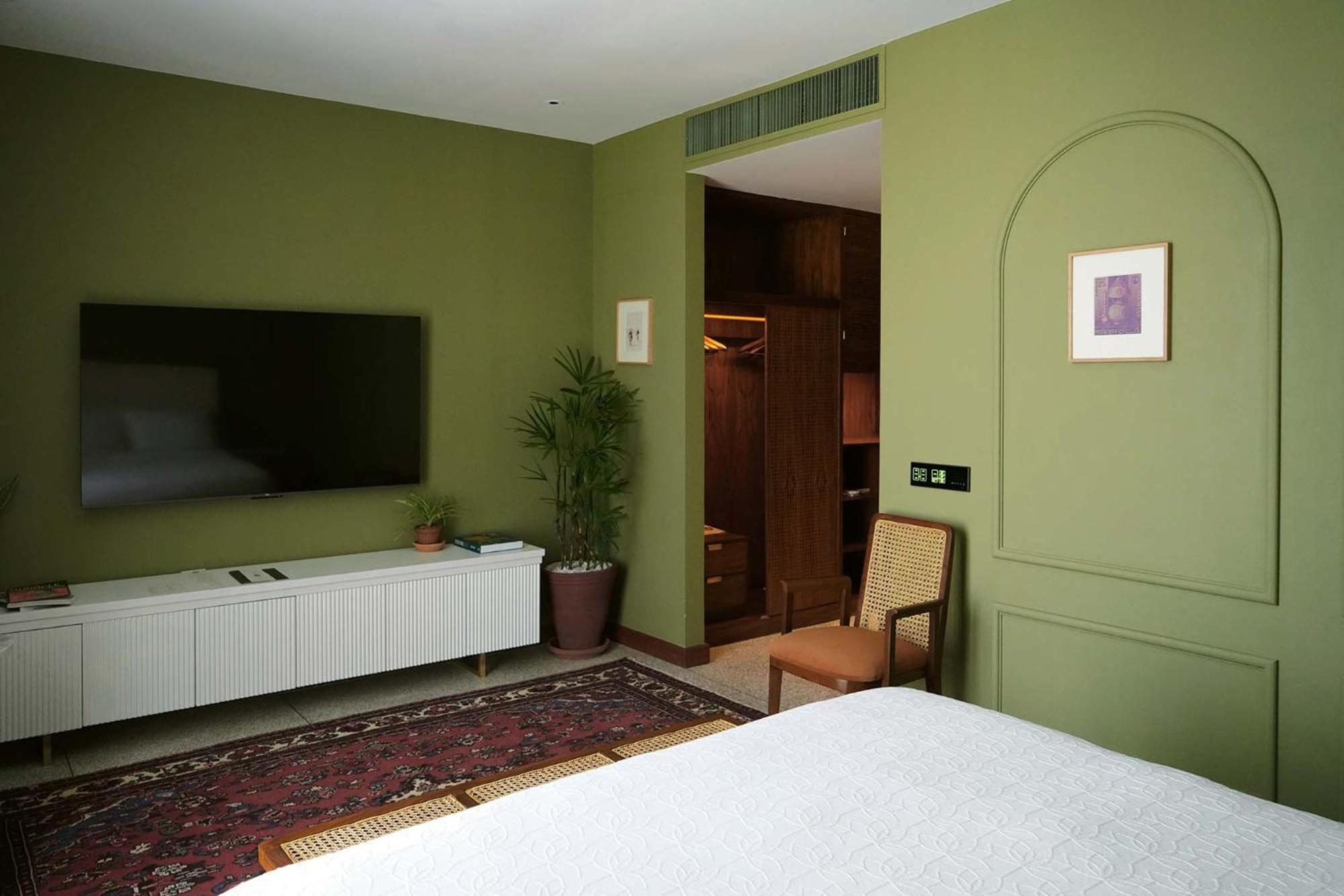 Superior King Room