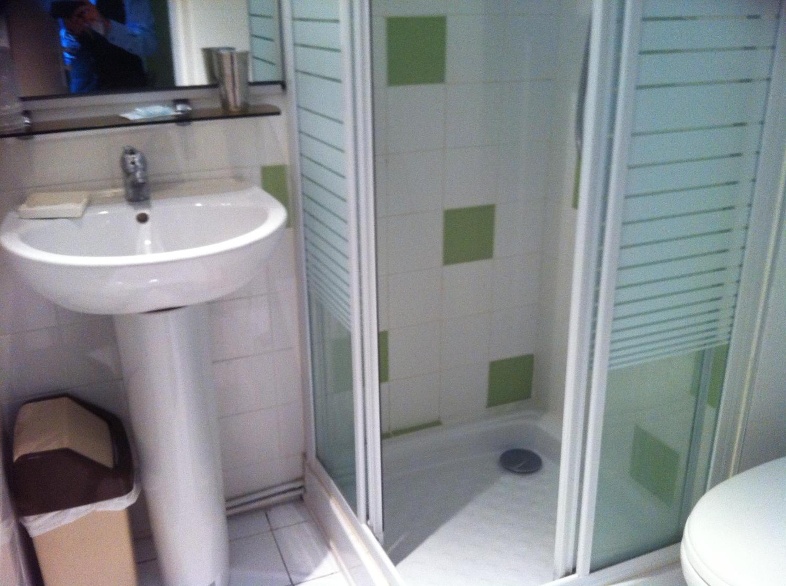 Double Room with Private Bathroom - Photo 5