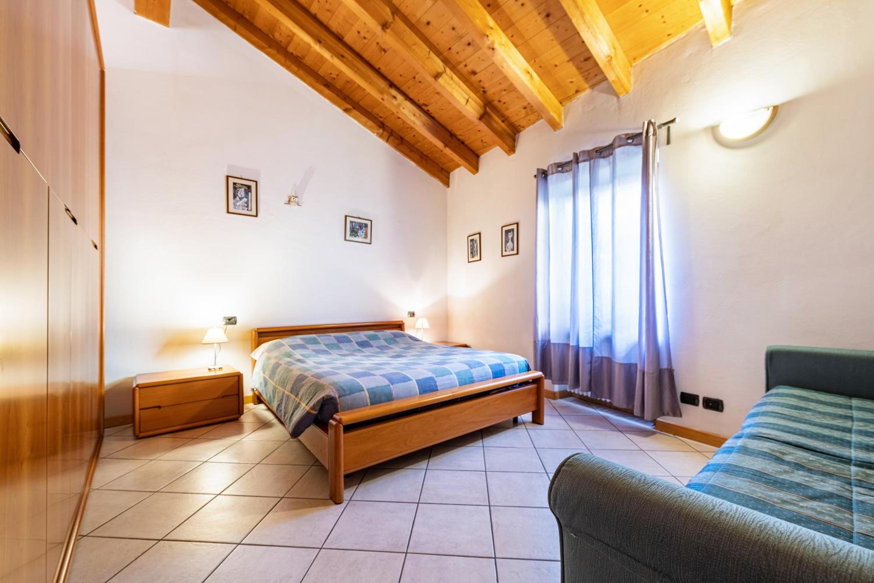 Superior One-Bedroom Apartment