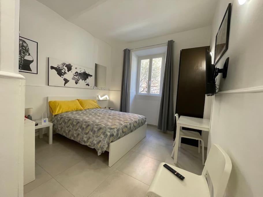 Studio Apartment with One Double Bed