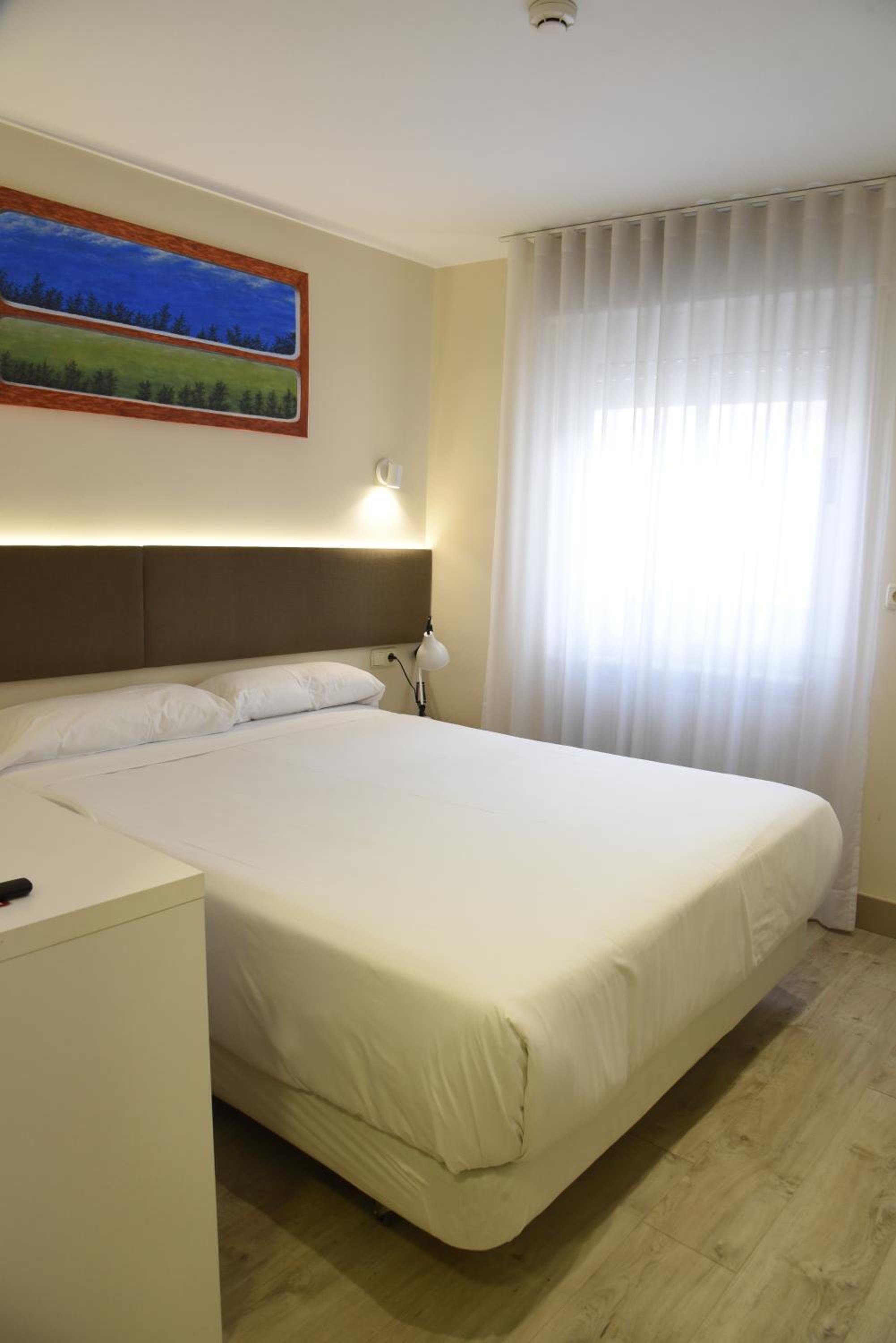 Double Room (1 - 2 Adults) - Photo 5