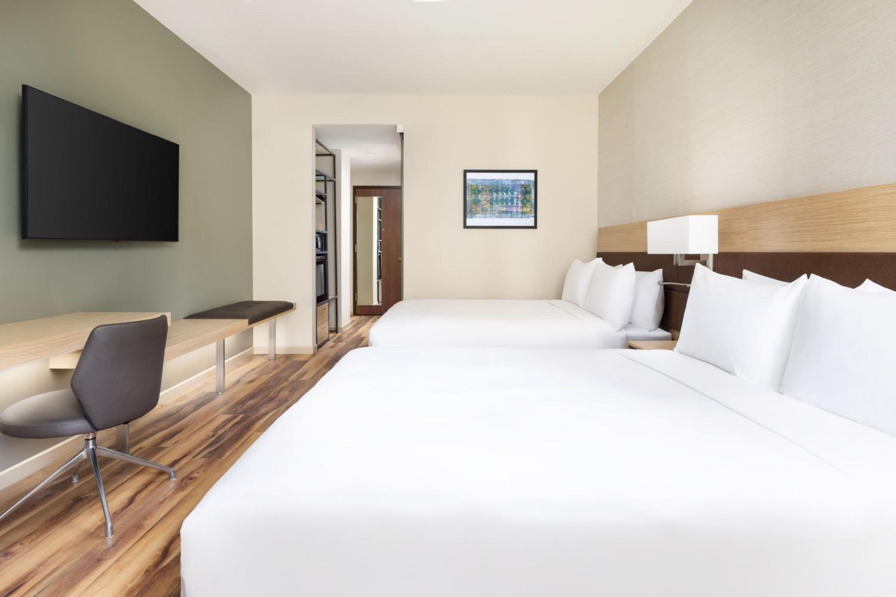 Queen Room with Two Queen Beds and City View - Photo 4