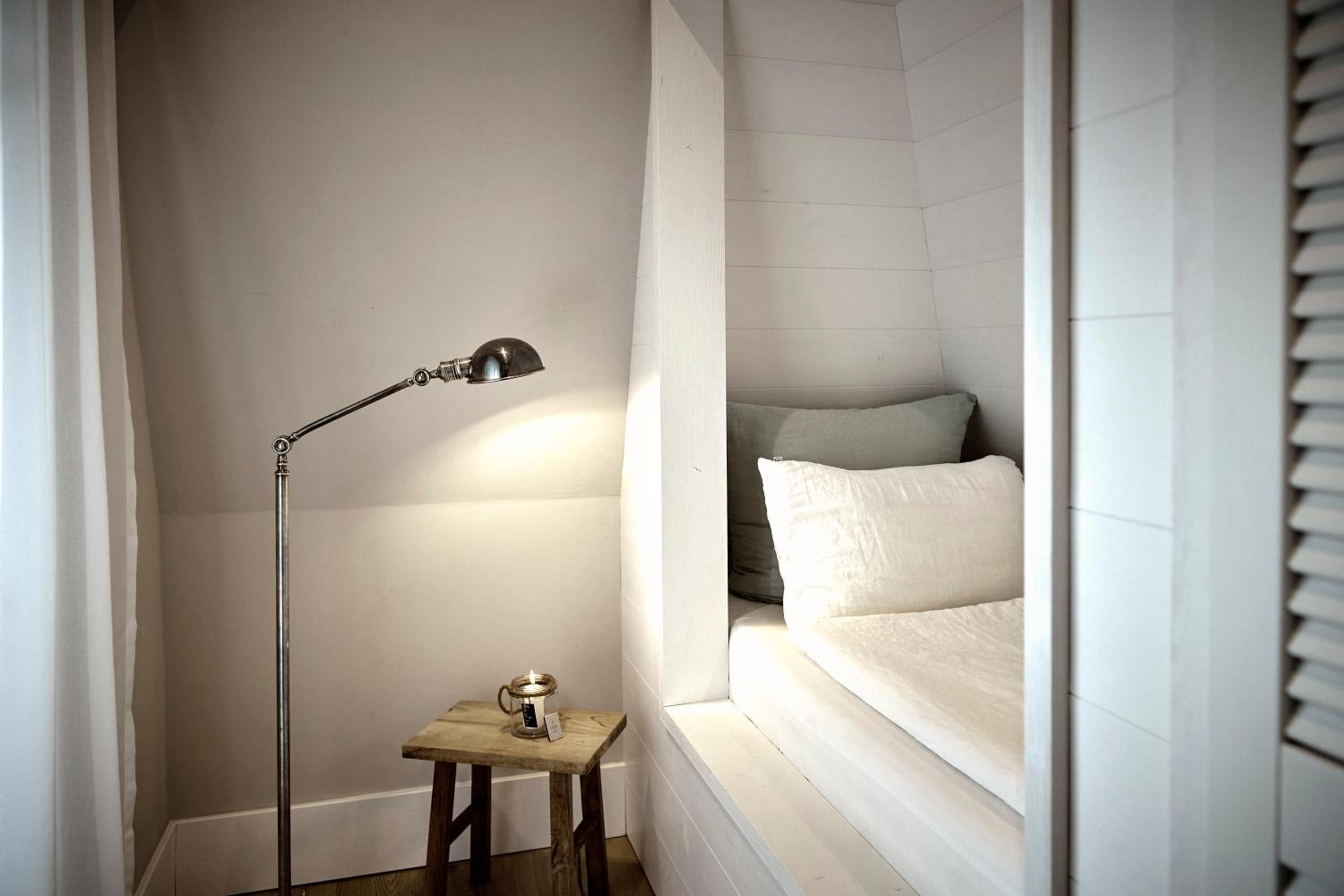 Classic Rooms with Balcony / The Cozy Lofts thumbnail 5