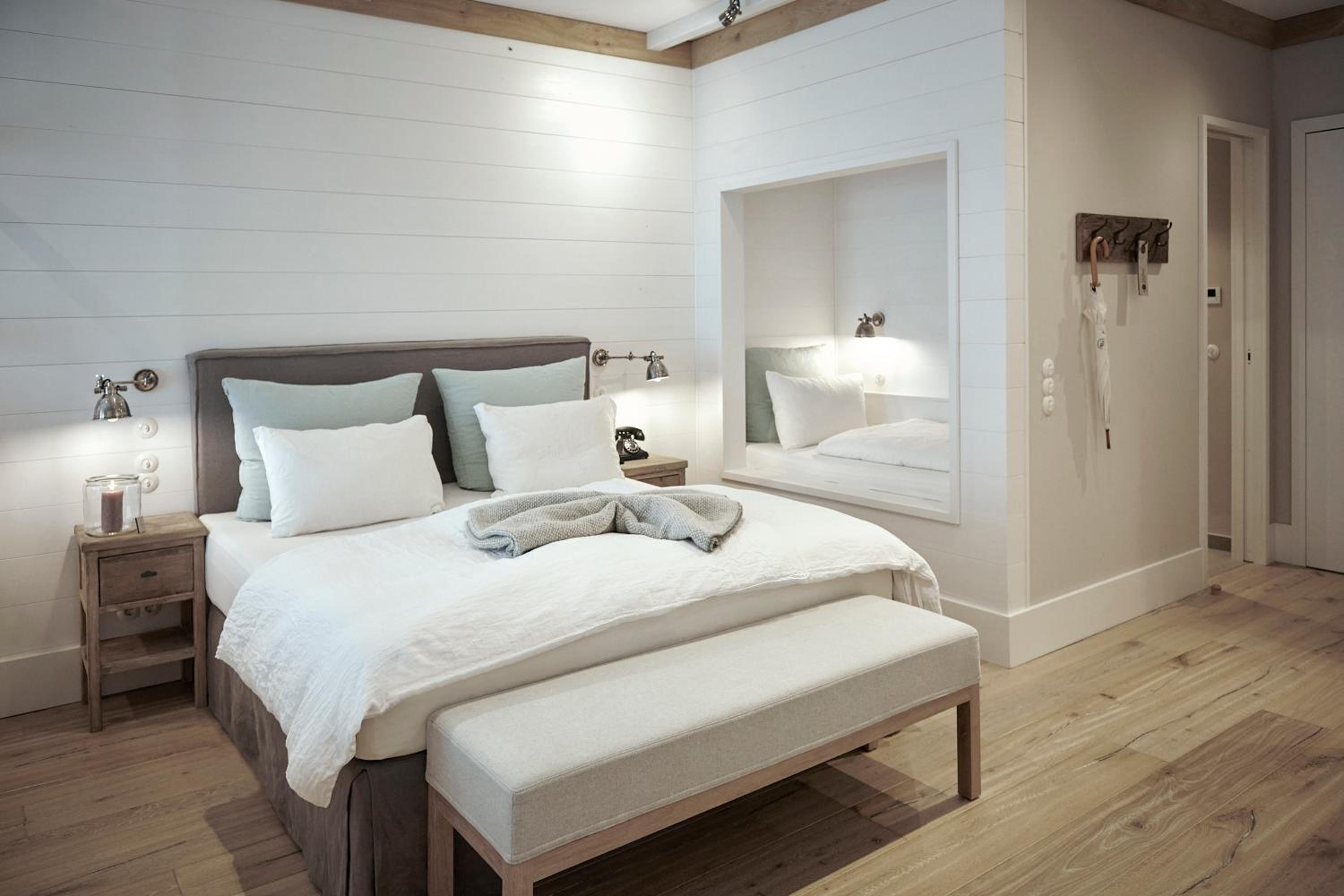 Classic Rooms with Balcony / The Cozy Lofts thumbnail 6