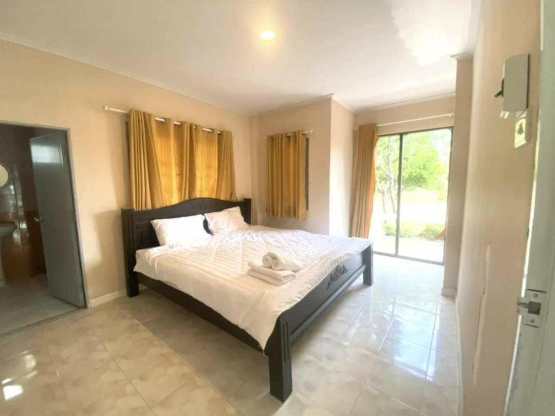Villa with Sea View photo 1