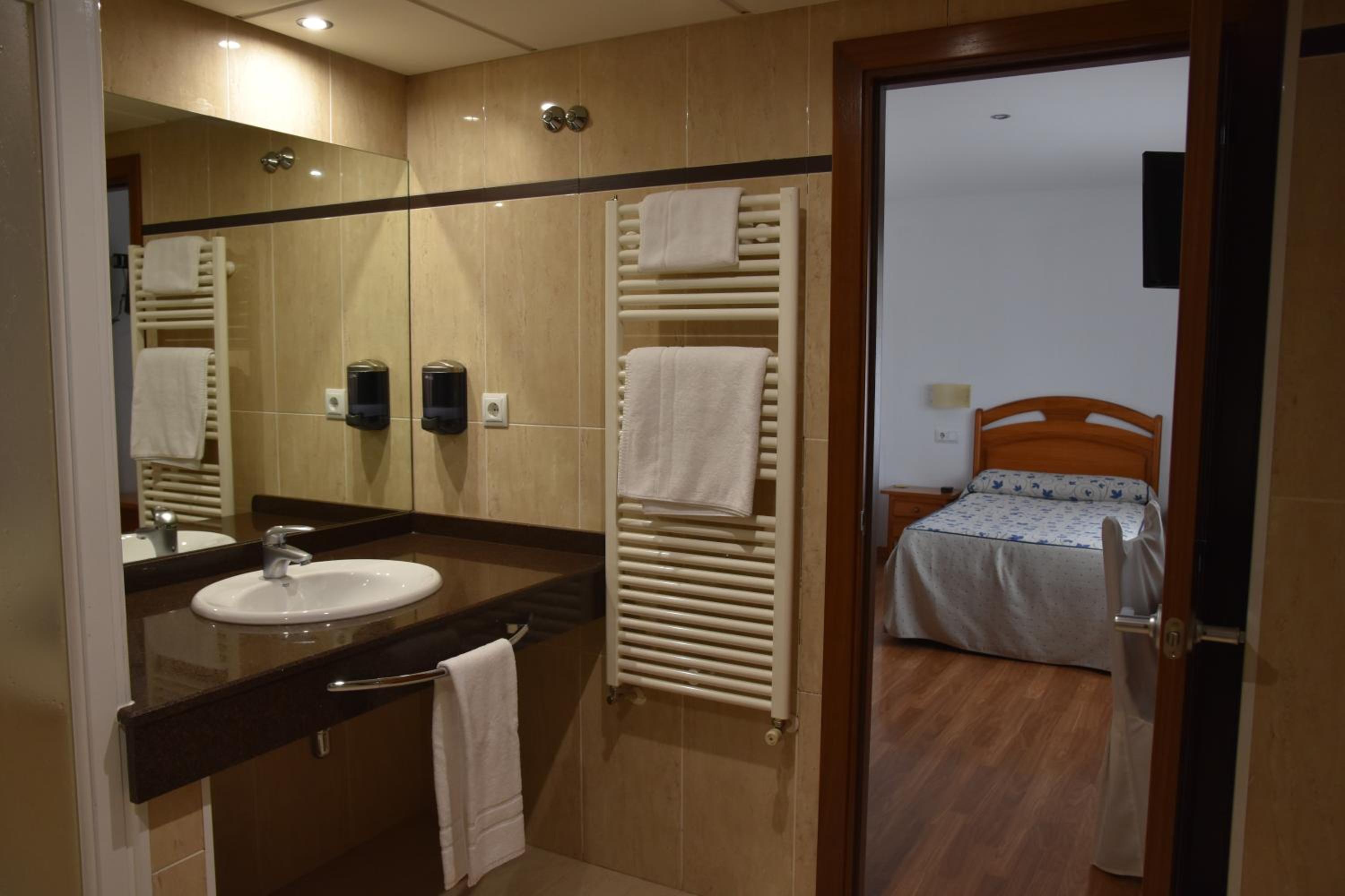 Single Room photo 2