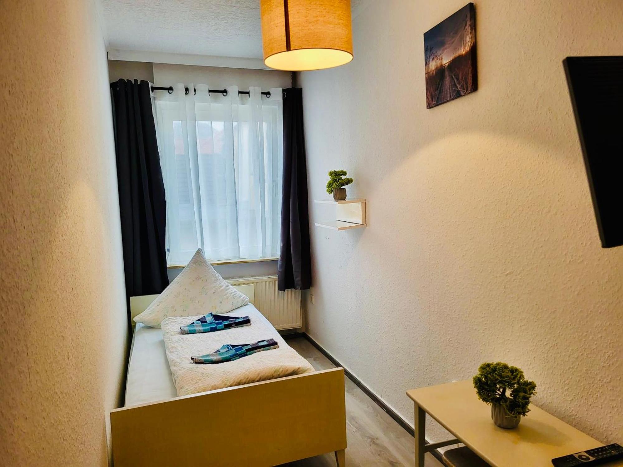 Single Room with Bathroom photo 3