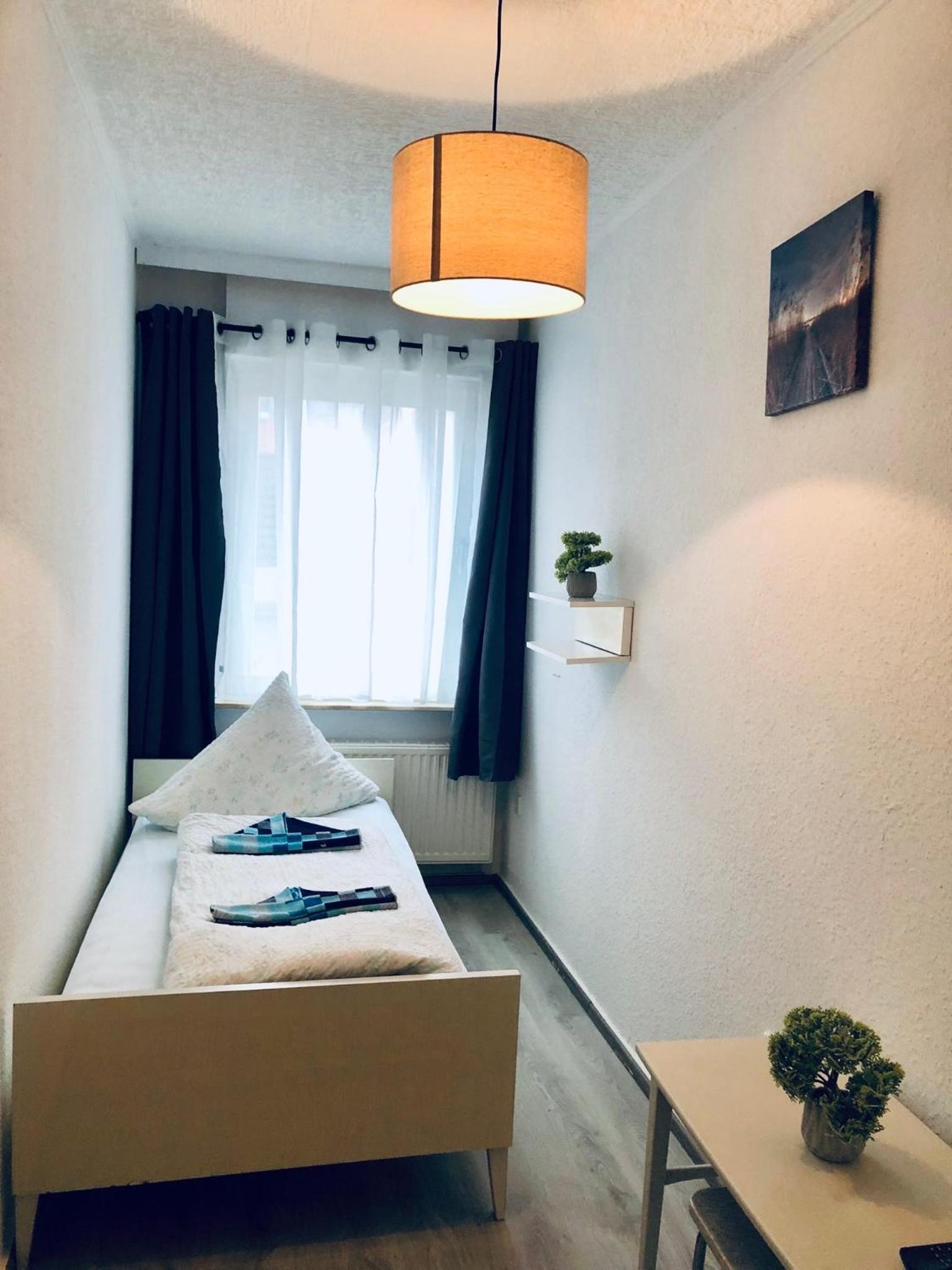 Single Room with Bathroom photo 1