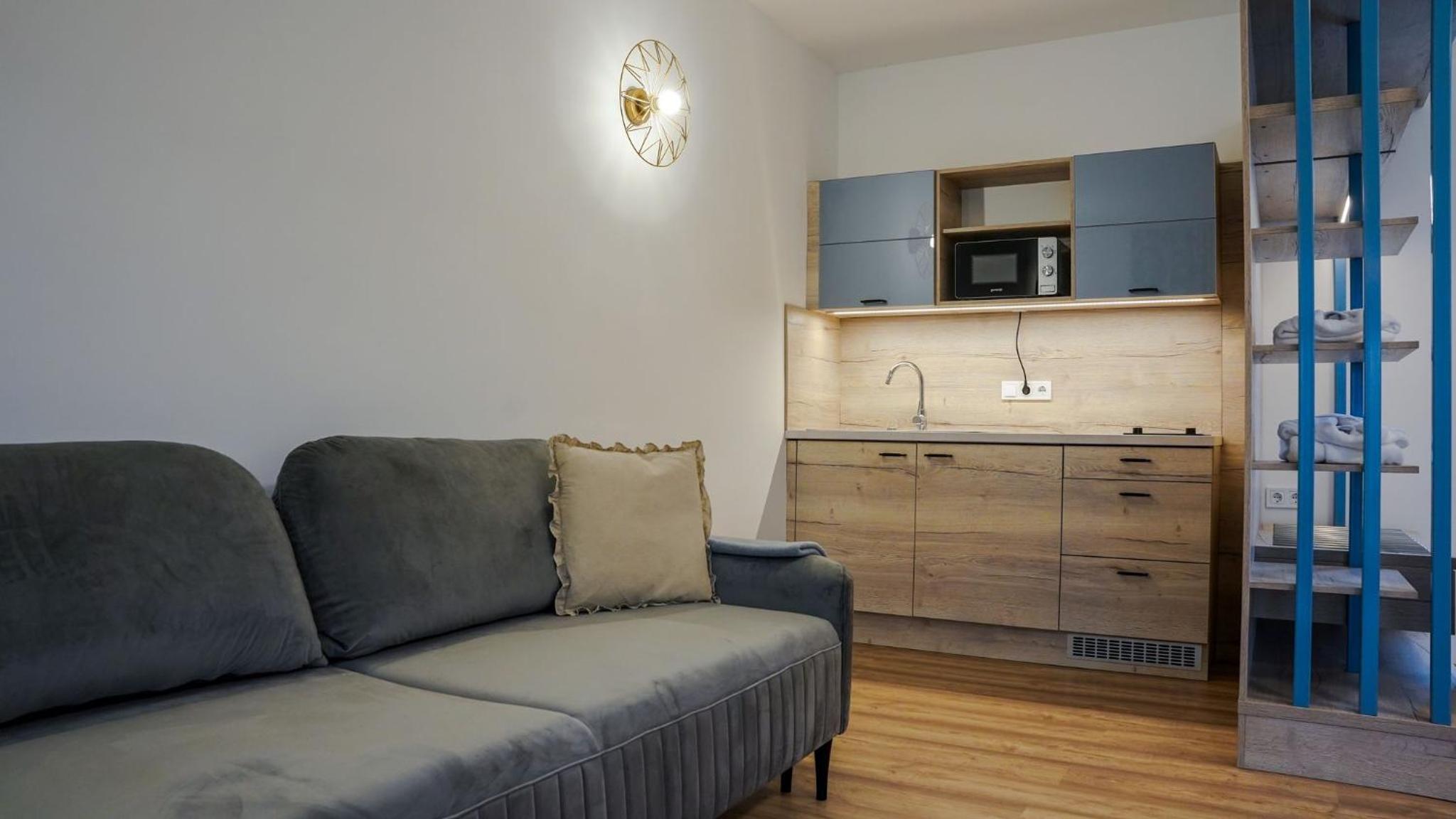 Apartment with Terrace - Photo 5